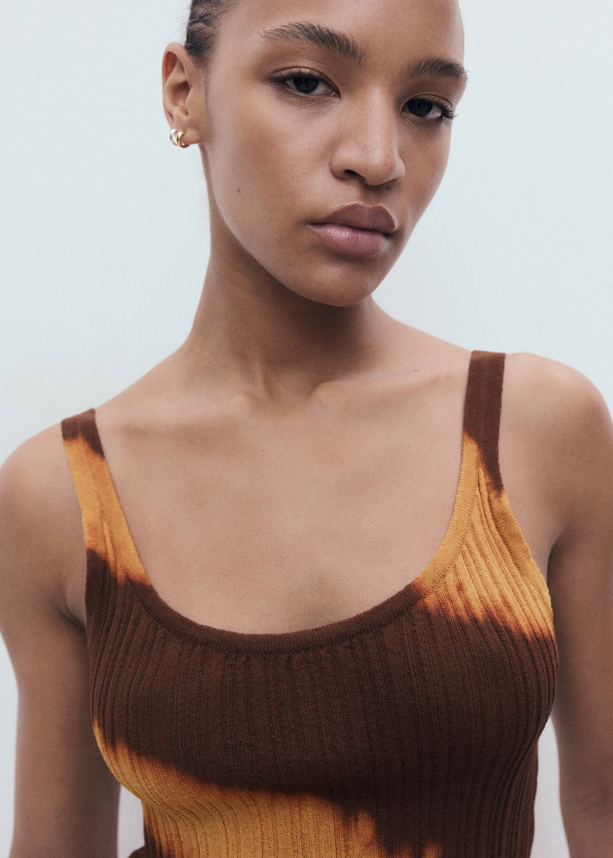 Top punto tie-dye - Plano medio