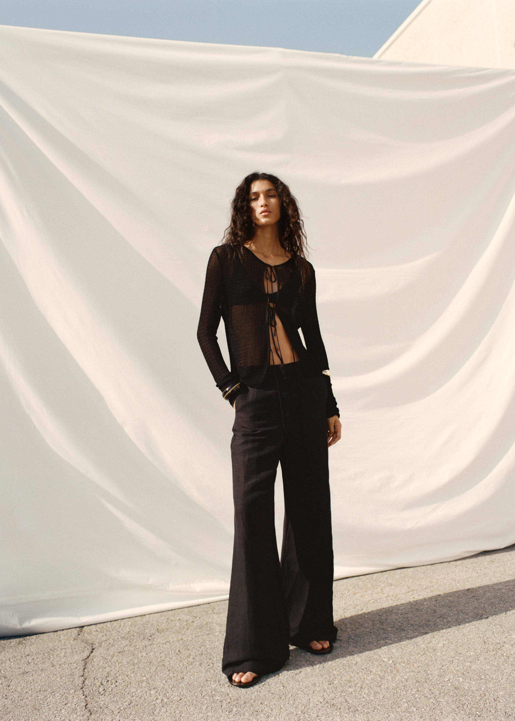 Knitted cardigan with ties - Details of the article 7, Black. Ref: 17092903-00.