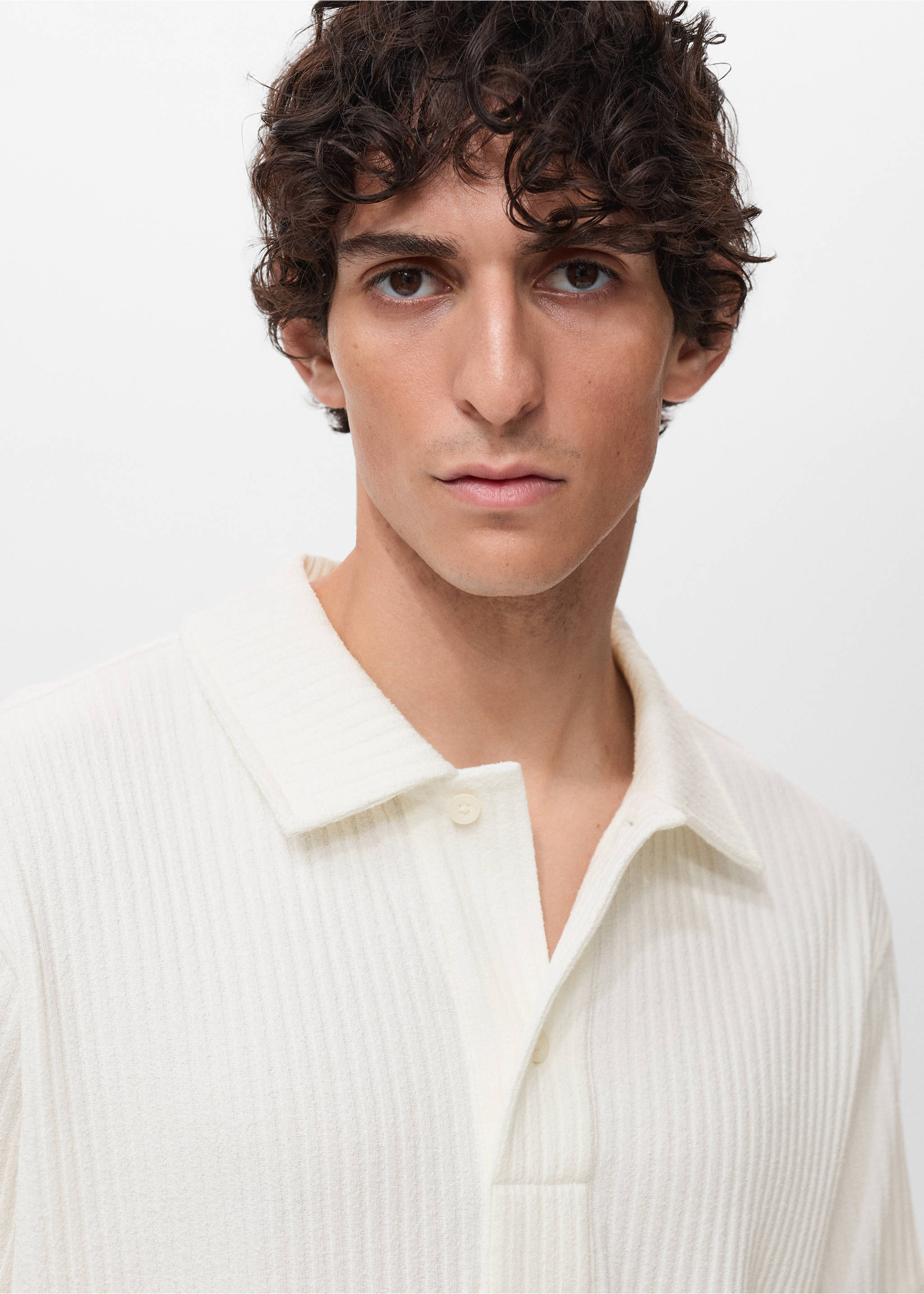 Textured knitted polo shirt - Details of the article 1, Off White. Ref: 17092921-00.