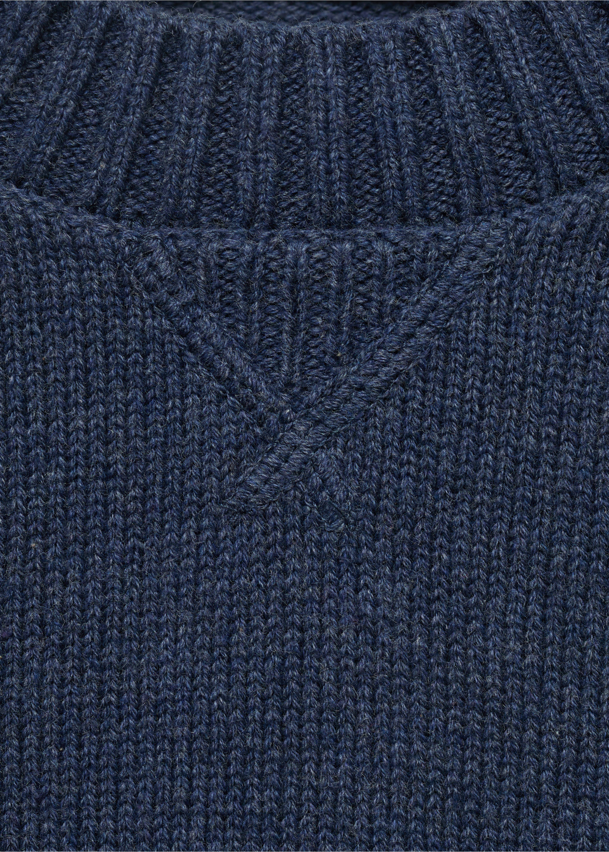 Knitted cotton sweater - Details of the article 8, Indigo Blue. Ref: 17093277-00.