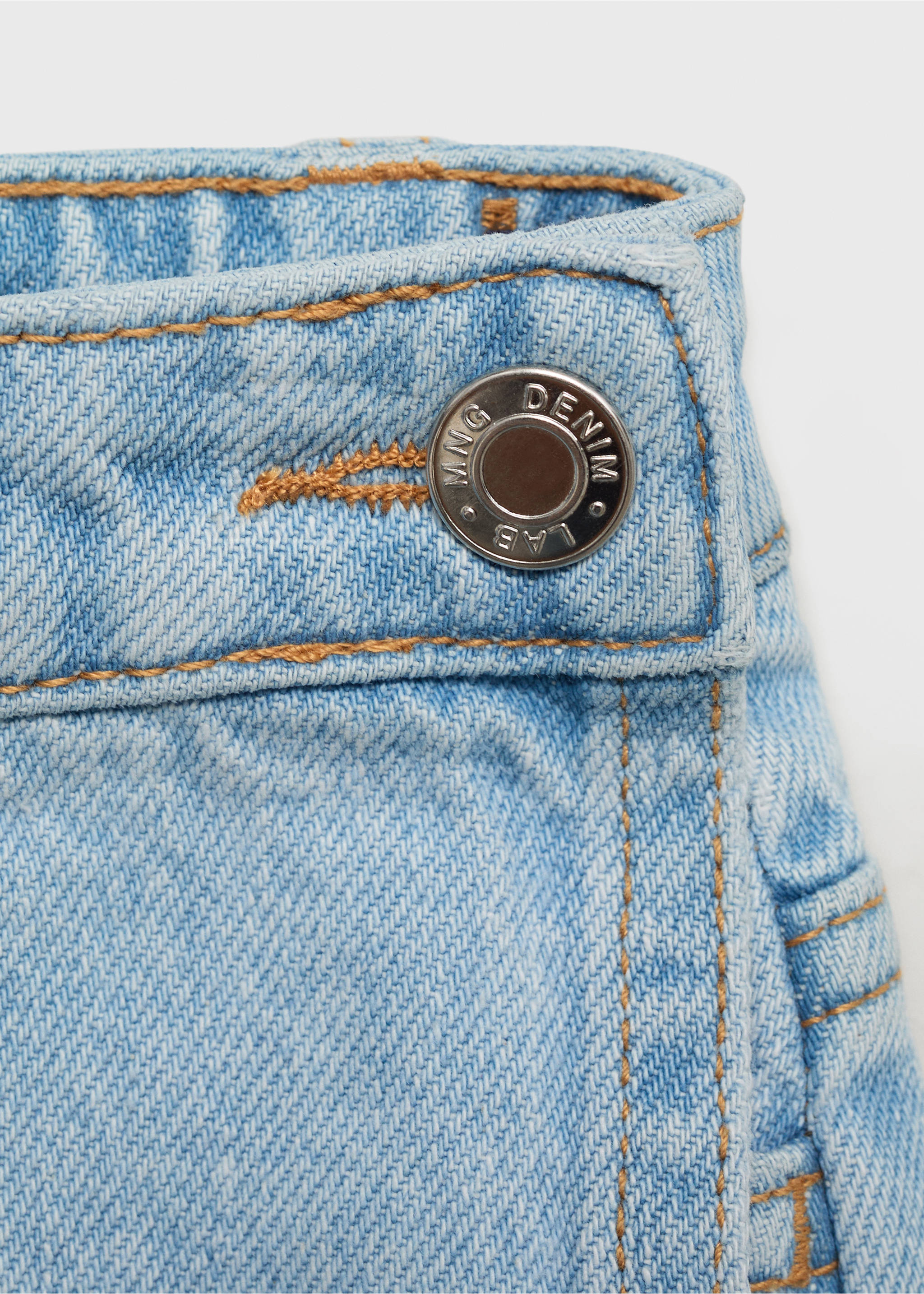 Wrapped denim skort - Details of the article 8, Light Blue. Ref: 17093280-00.