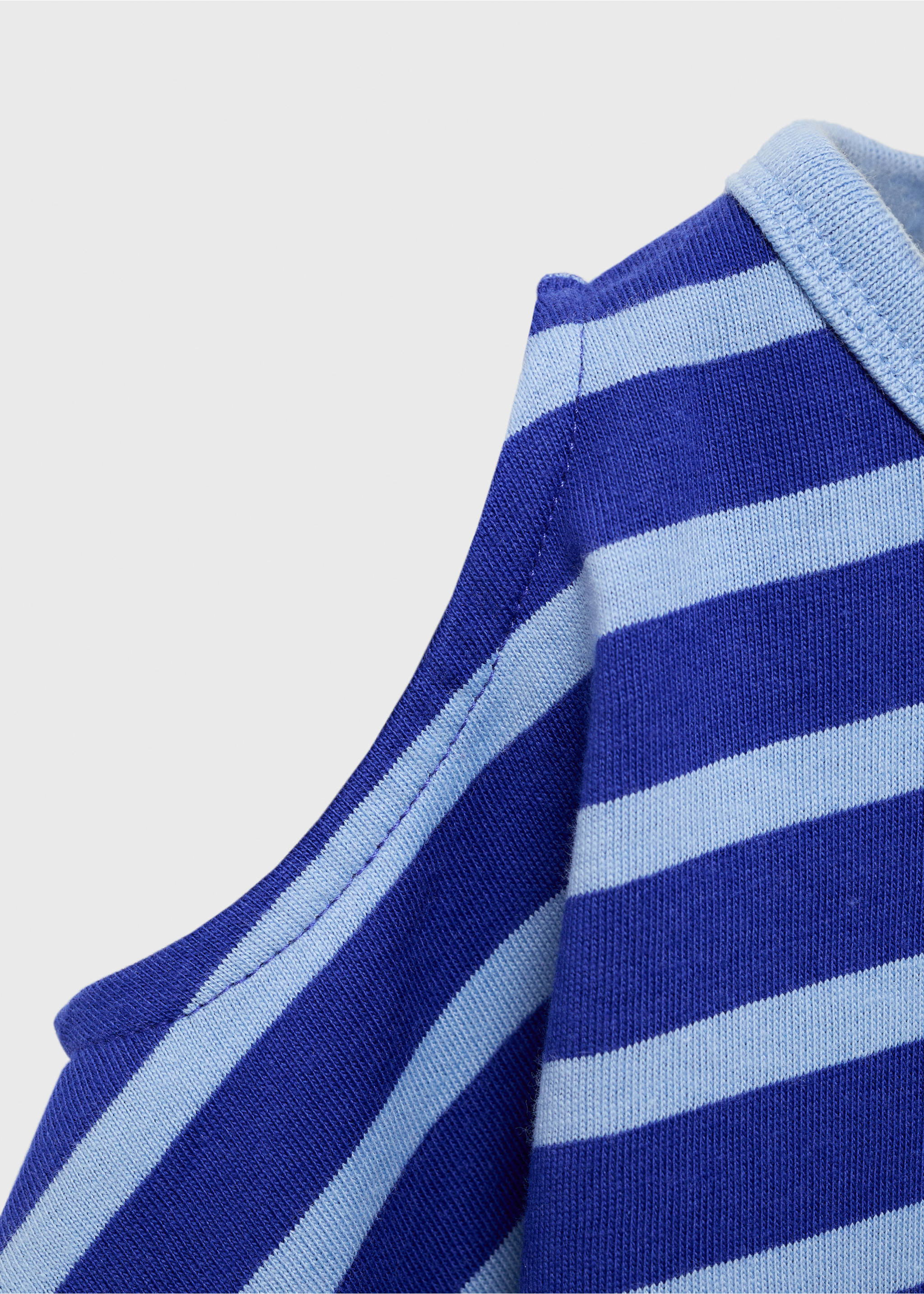 Striped t-shirt with cut-out - Details of the article 8, Vibrant blue. Ref: 17093281-00.