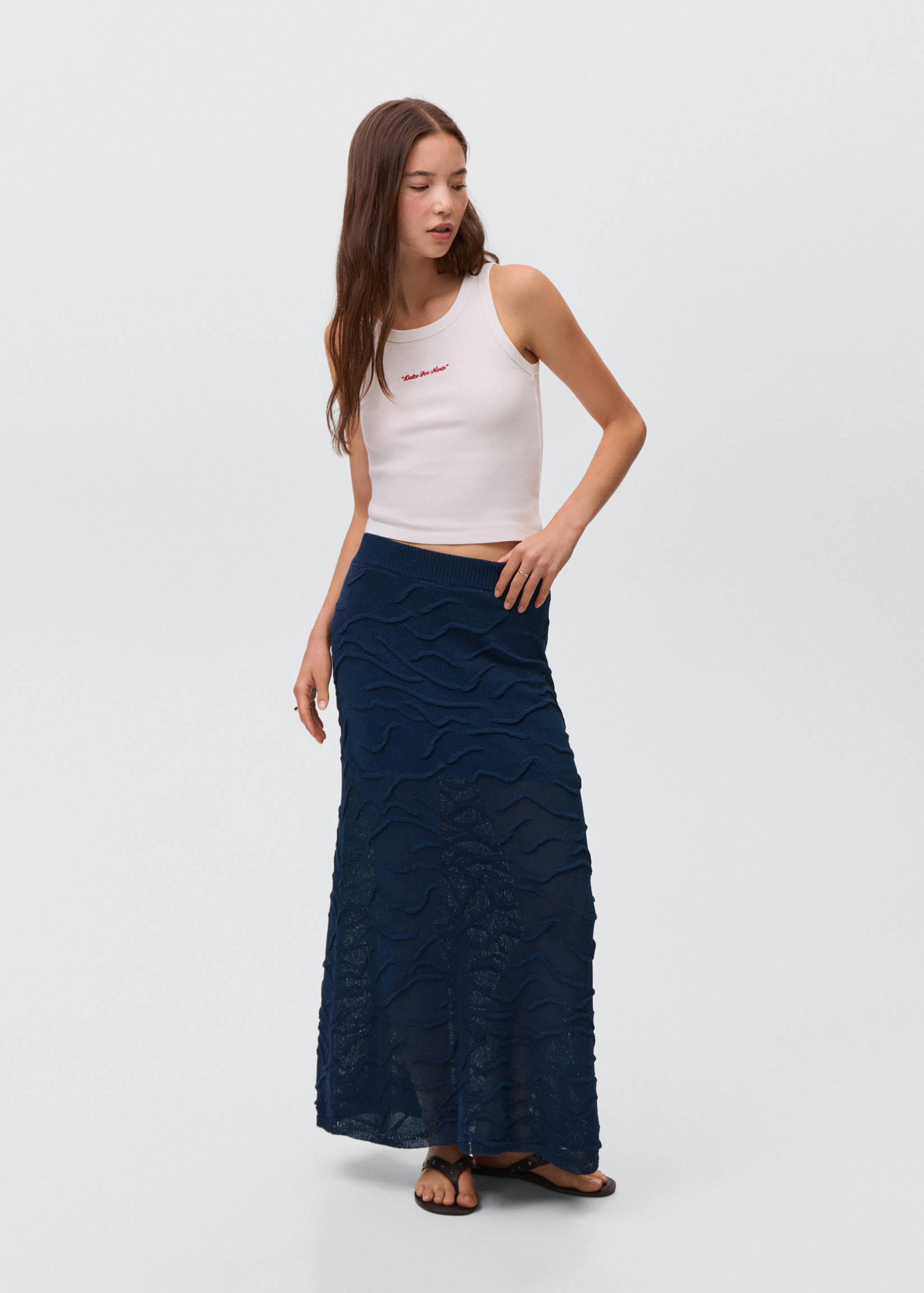 Textured long skirt - General plane