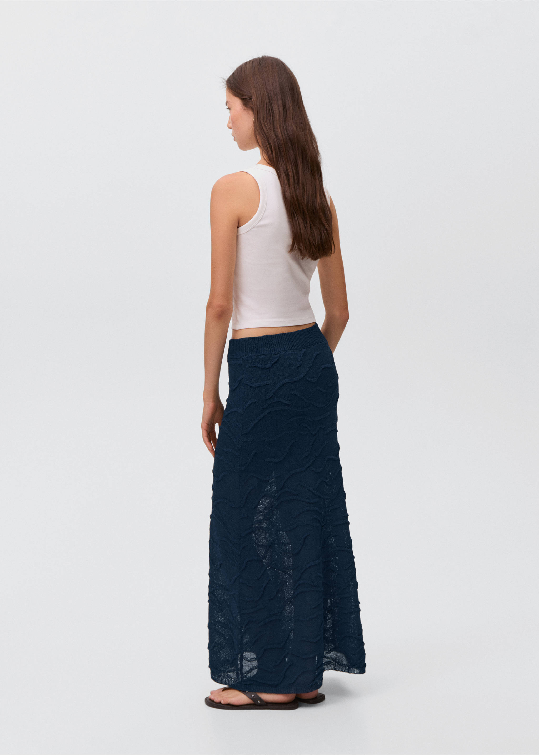 Textured long skirt - Reverse of the article, Navy. Ref: 17093286-00.