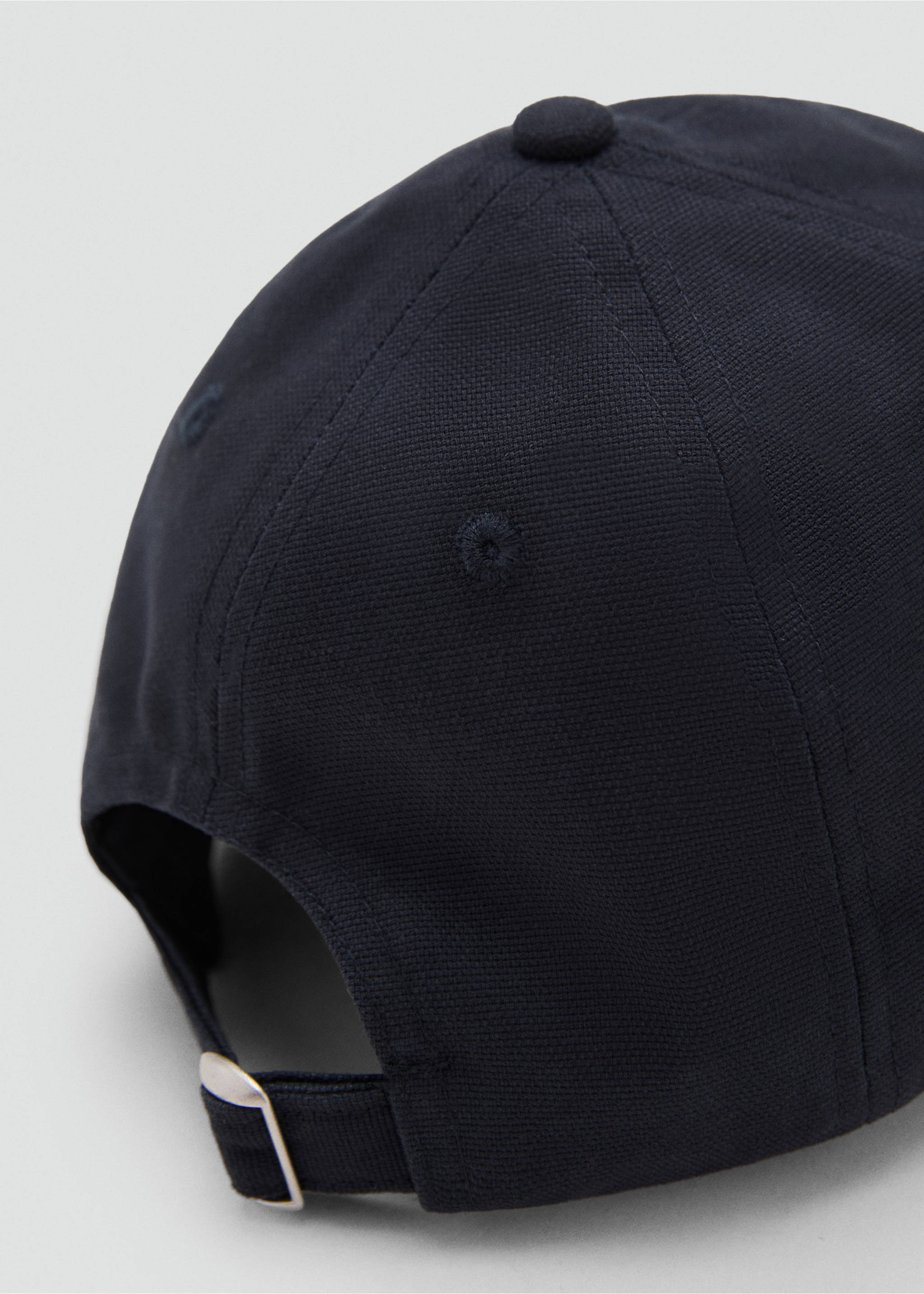 Cap with embroidered letter - Details of the article 1, Navy. Ref: 17093298-00.