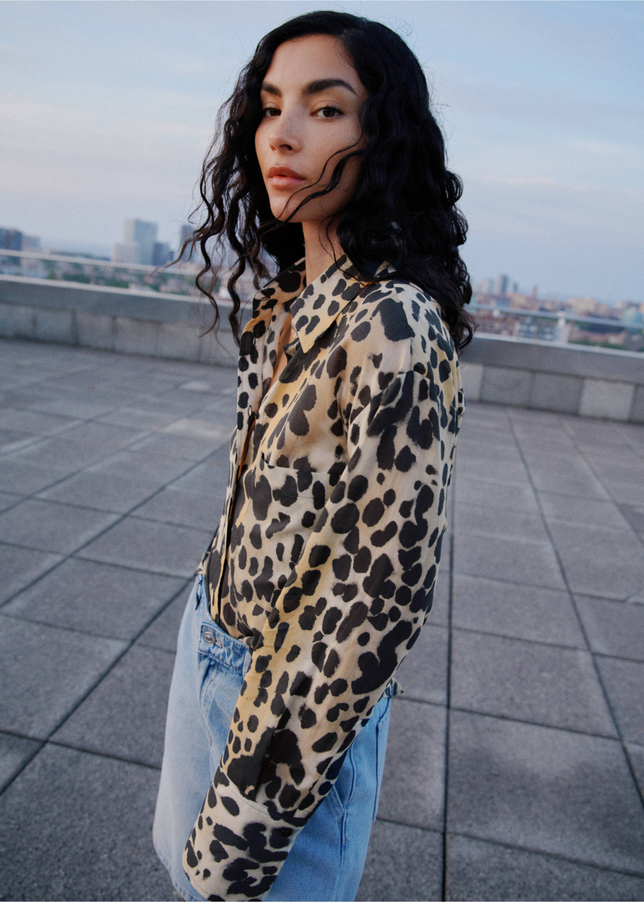 Leopard-print shirt with pocket - Medium plane, Black. Ref: 17093325-00.