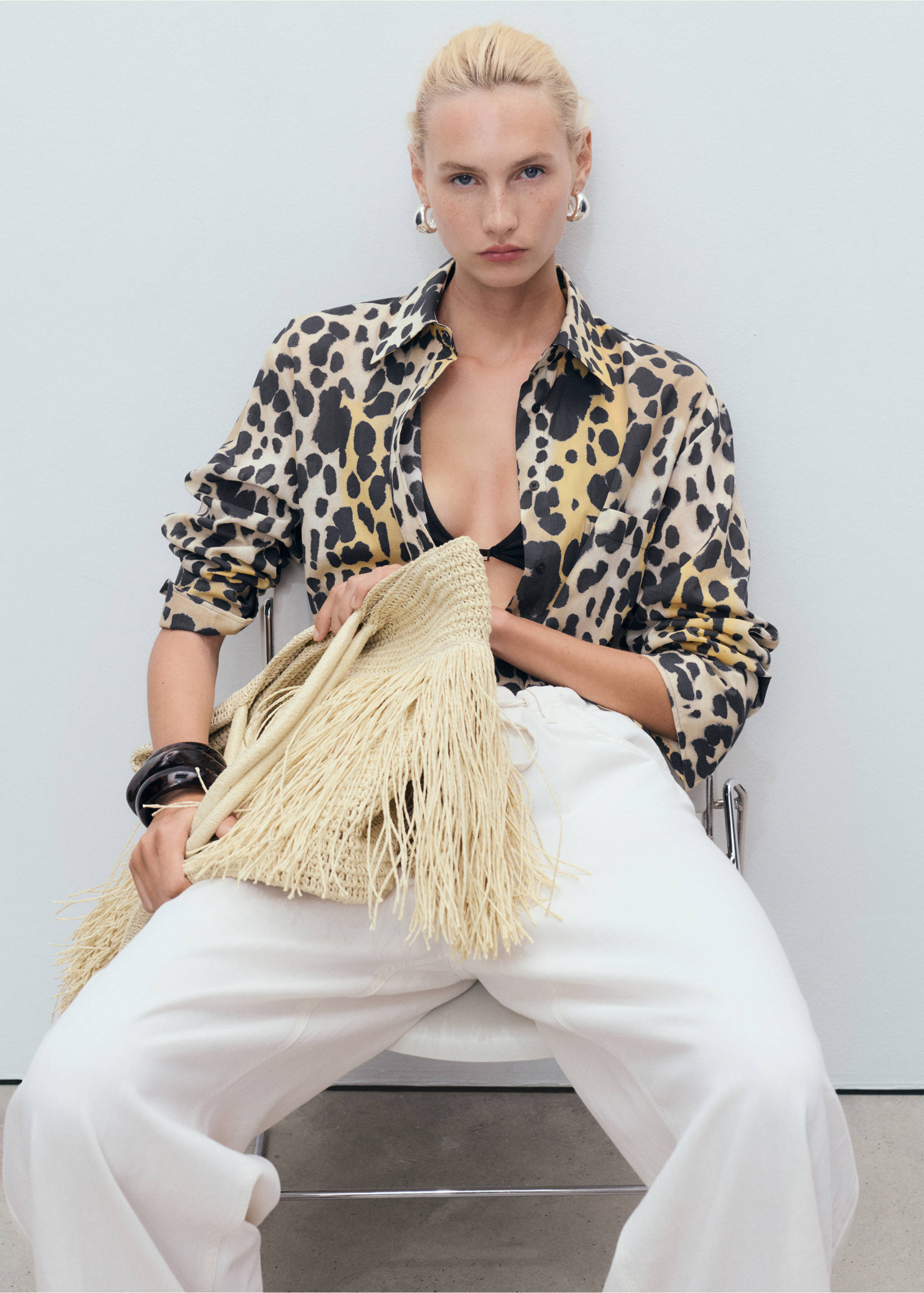 Leopard-print shirt with pocket - Details of the article 2, Black. Ref: 17093325-00.
