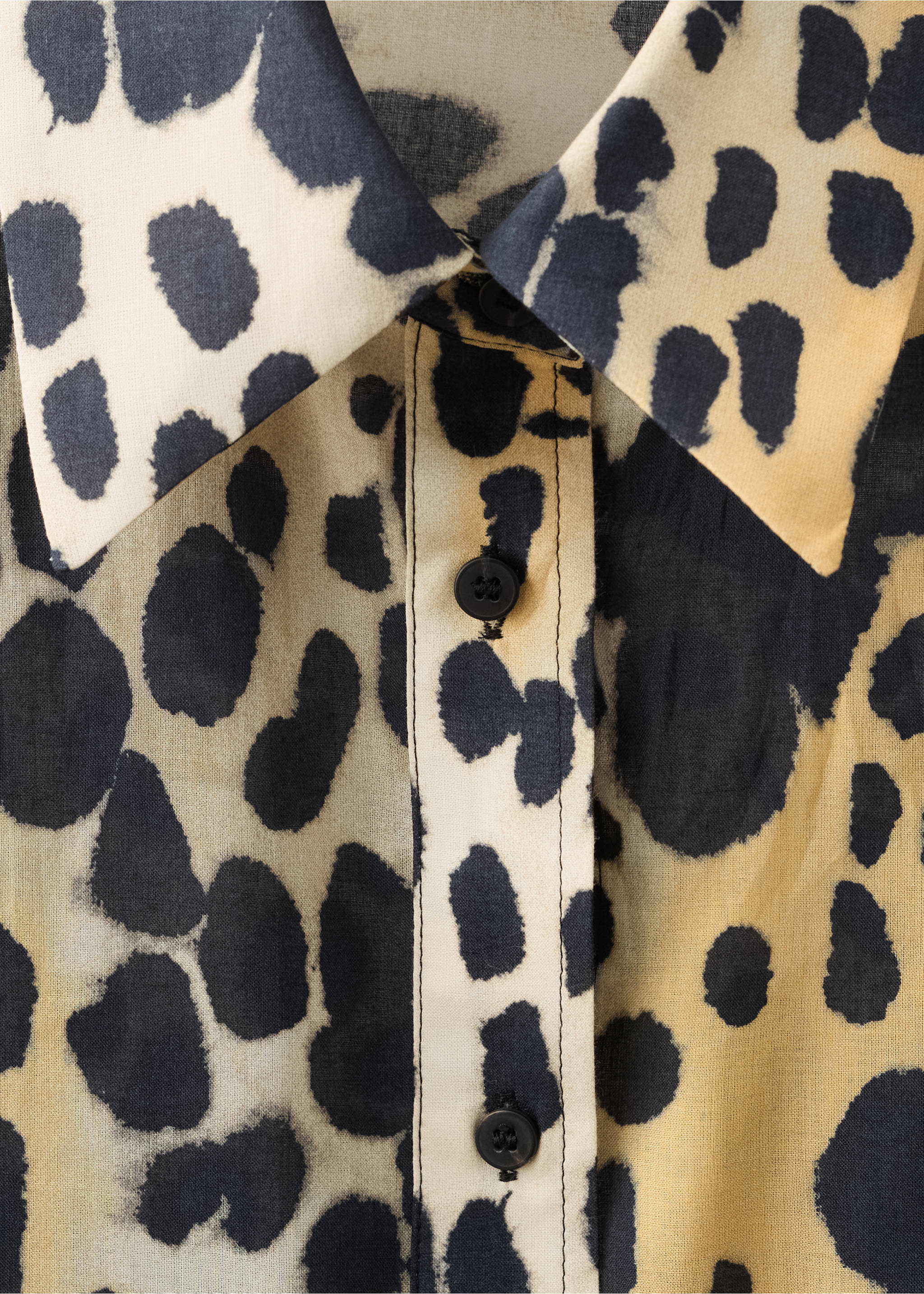 Leopard-print shirt with pocket - Details of the article 8, Black. Ref: 17093325-00.