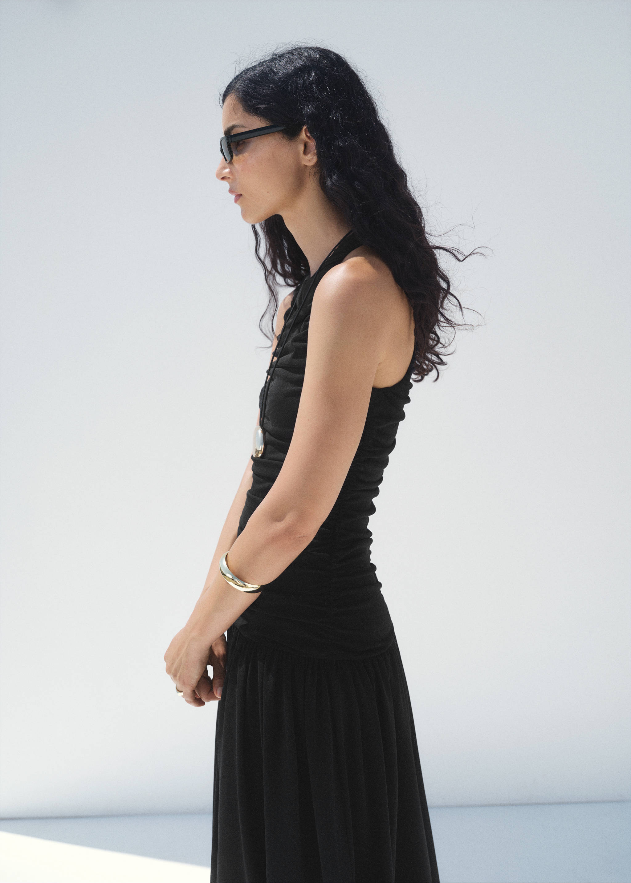 Gathered midi-dress - Details of the article 2, Black. Ref: 17093330-00.
