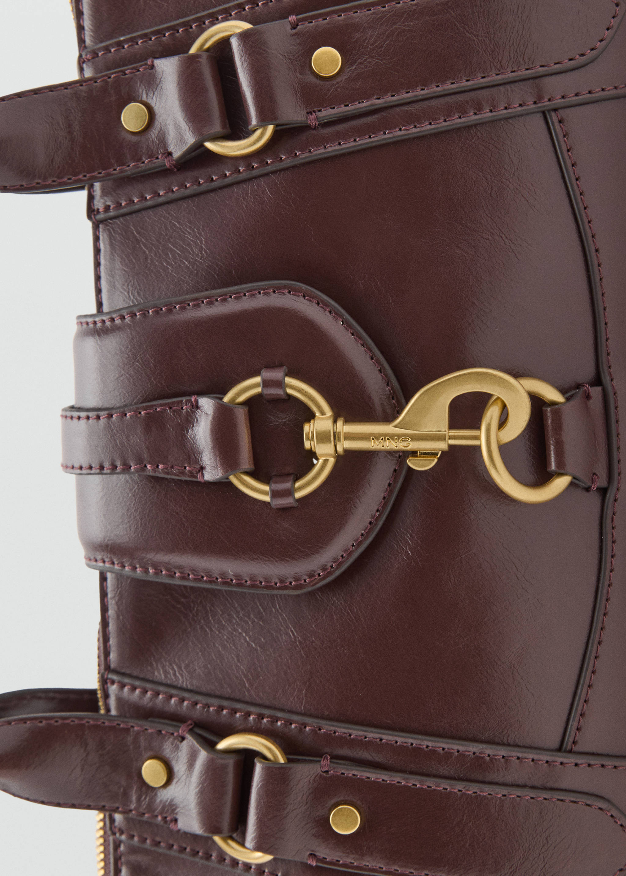 Medium shoulder bag with snap hook - Details of the article 1