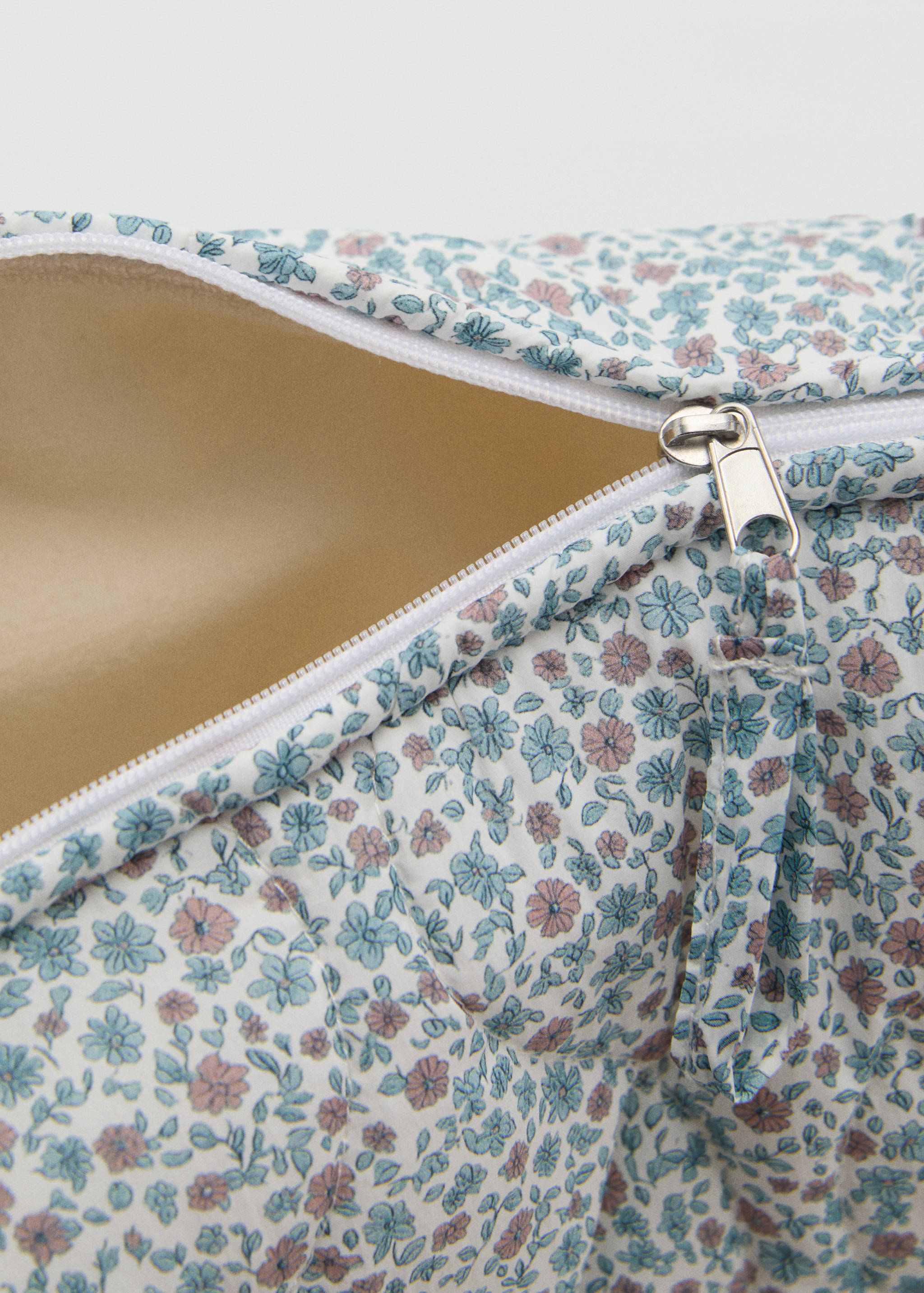 Floral-print cosmetic bag - Details of the article 2