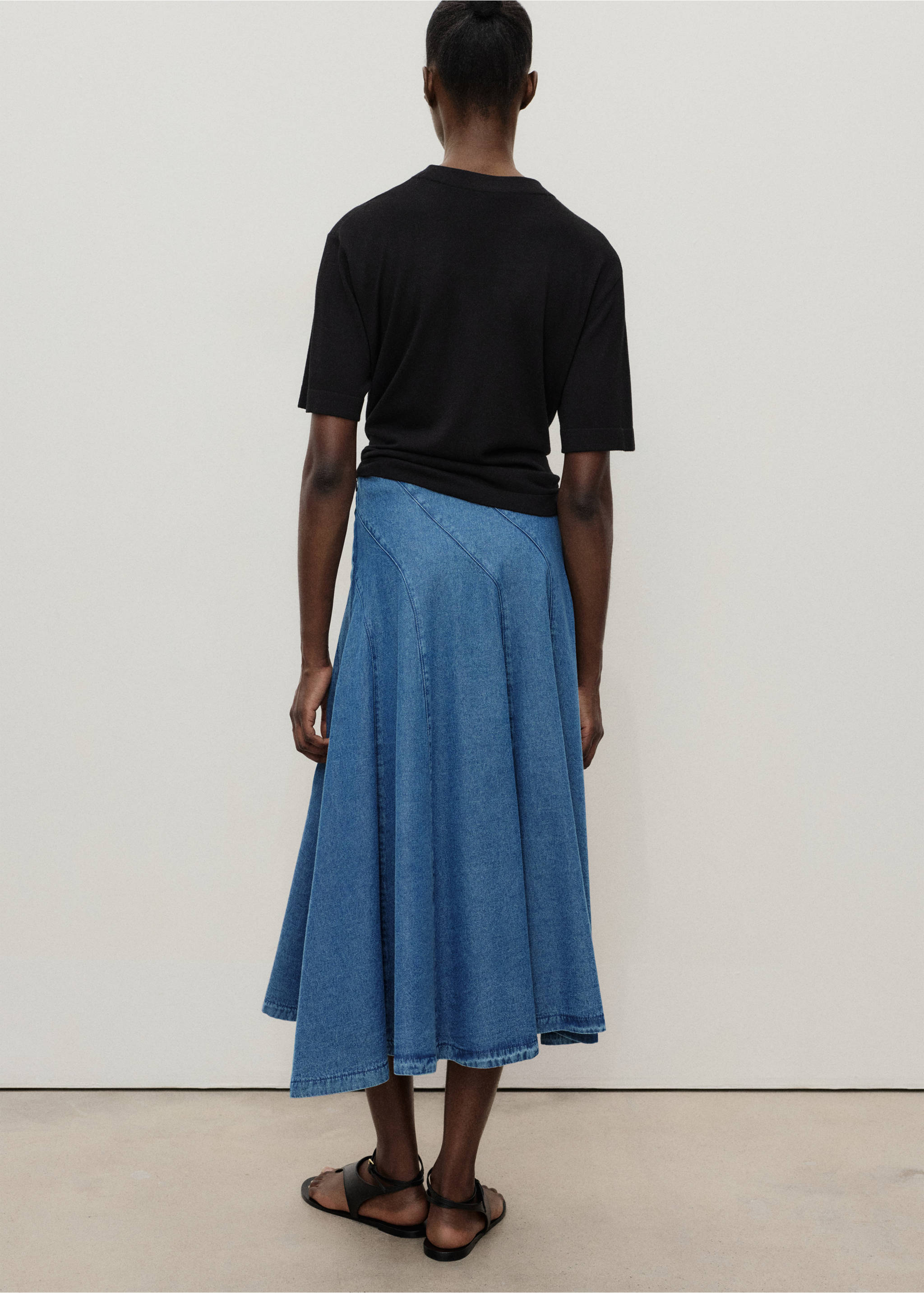 Denim midi-skirt with stitching - Reverse of the article, Medium Blue. Ref: 17094076-00.