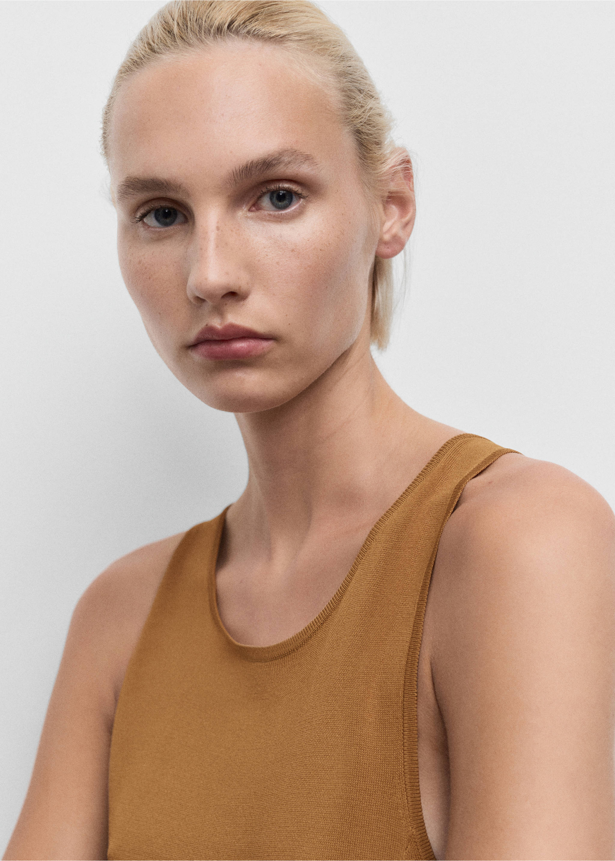 Knit long dress - Details of the article 1, Tobacco Brown. Ref: 17094082-00.