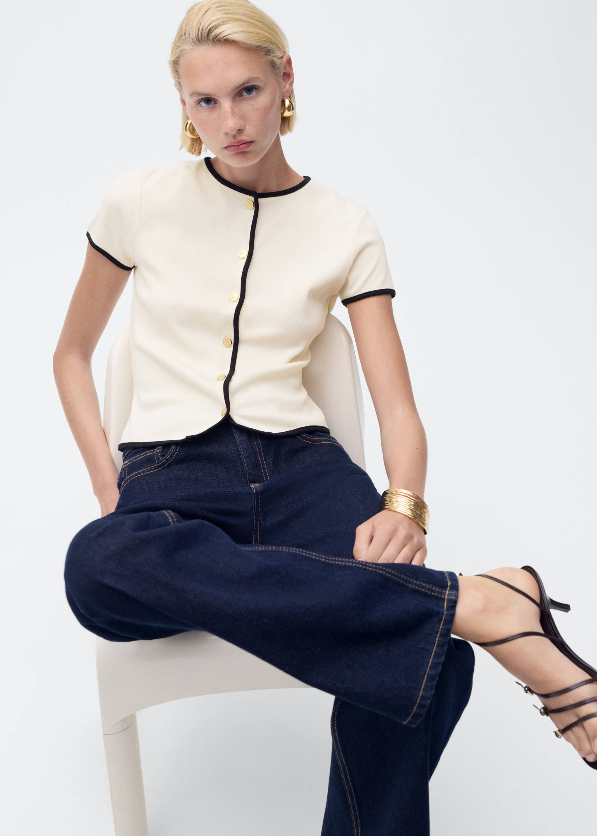 Cotton t-shirt with contrasting trim - Details of the article 2