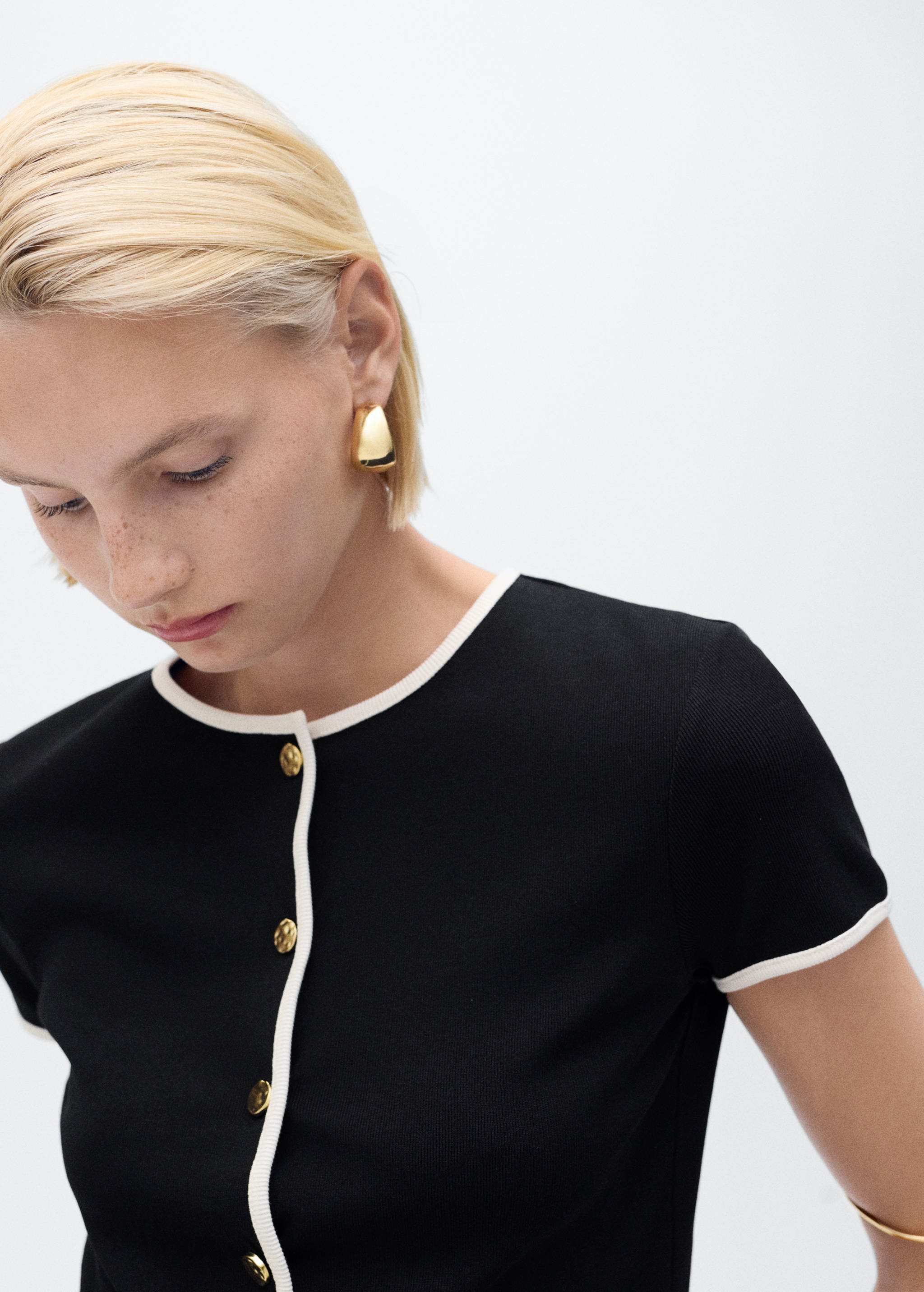 Cotton t-shirt with contrasting trim - Details of the article 1