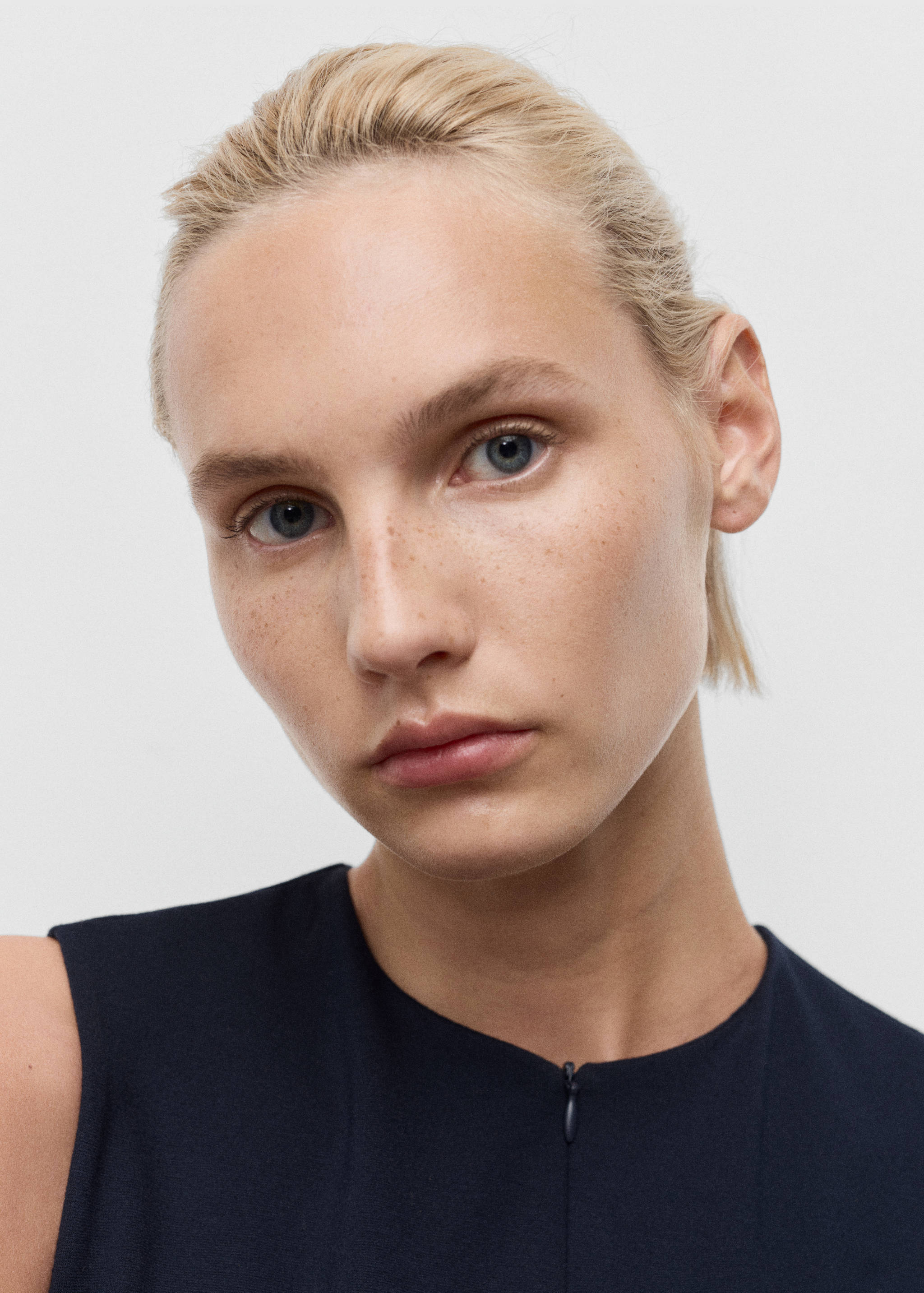 Fitted zip-up top - Details of the article 1