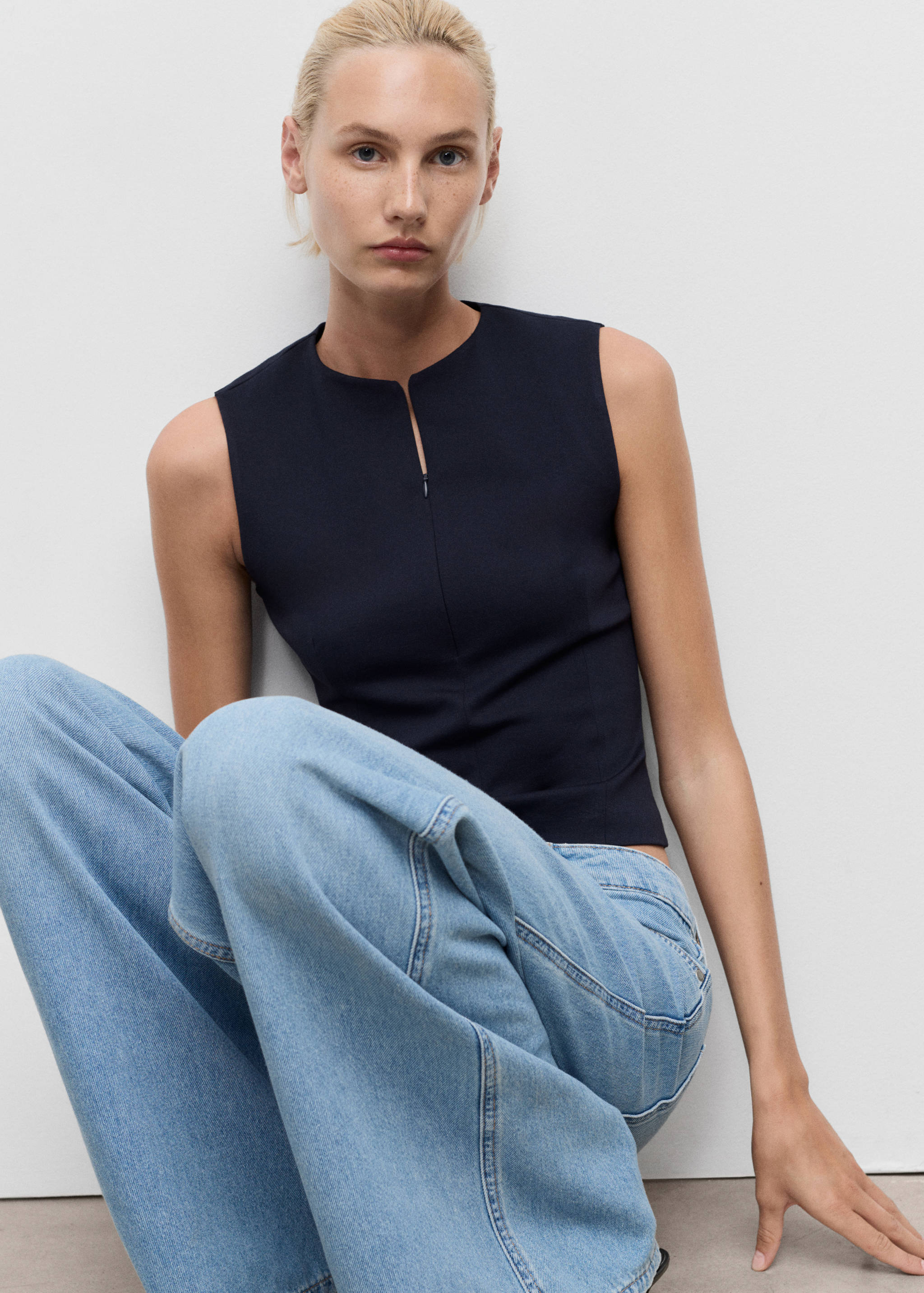 Fitted zip-up top - Details of the article 2