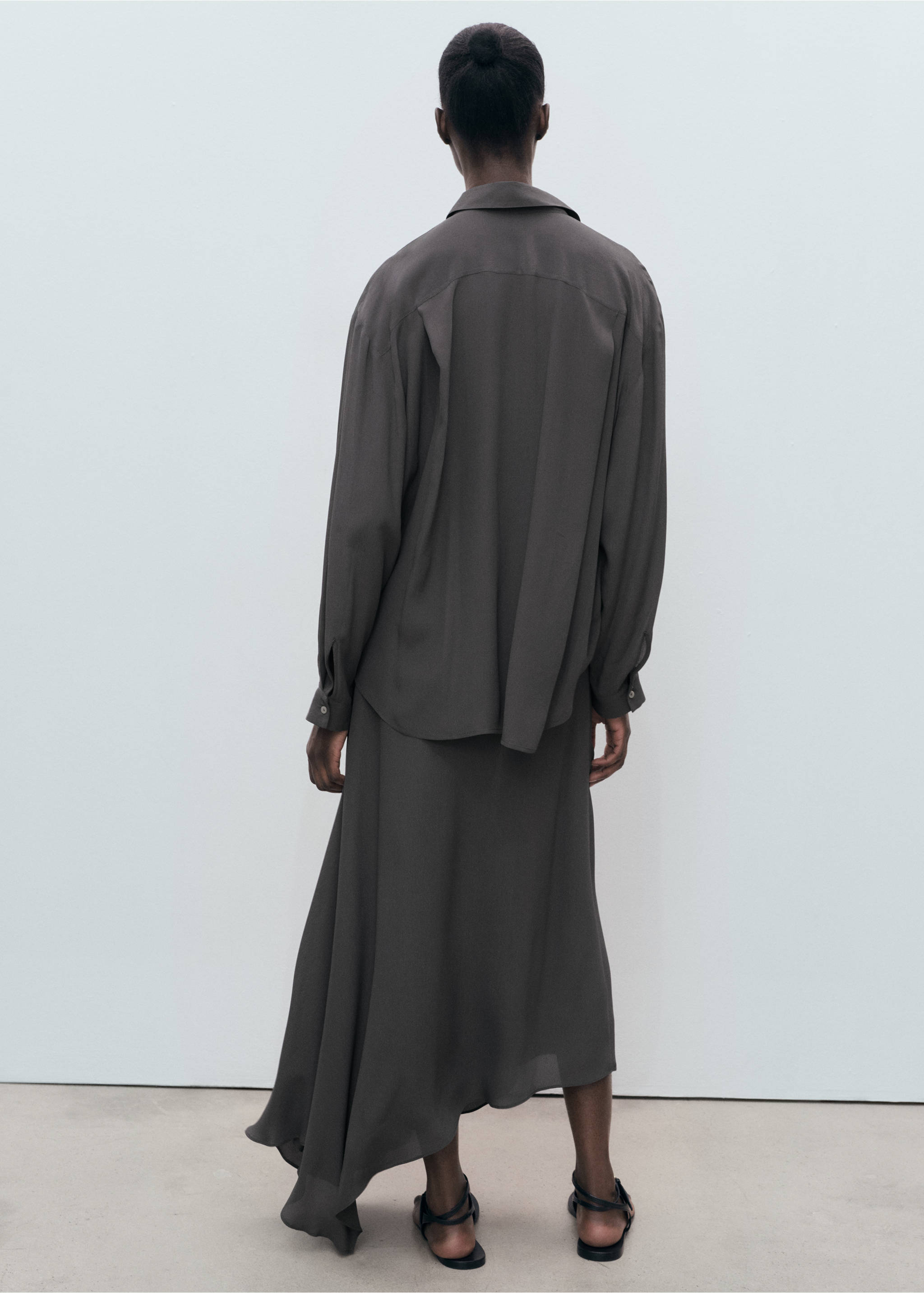 Asymmetrical maxi-skirt - Reverse of the article, Medium Grey. Ref: 17094086-00.