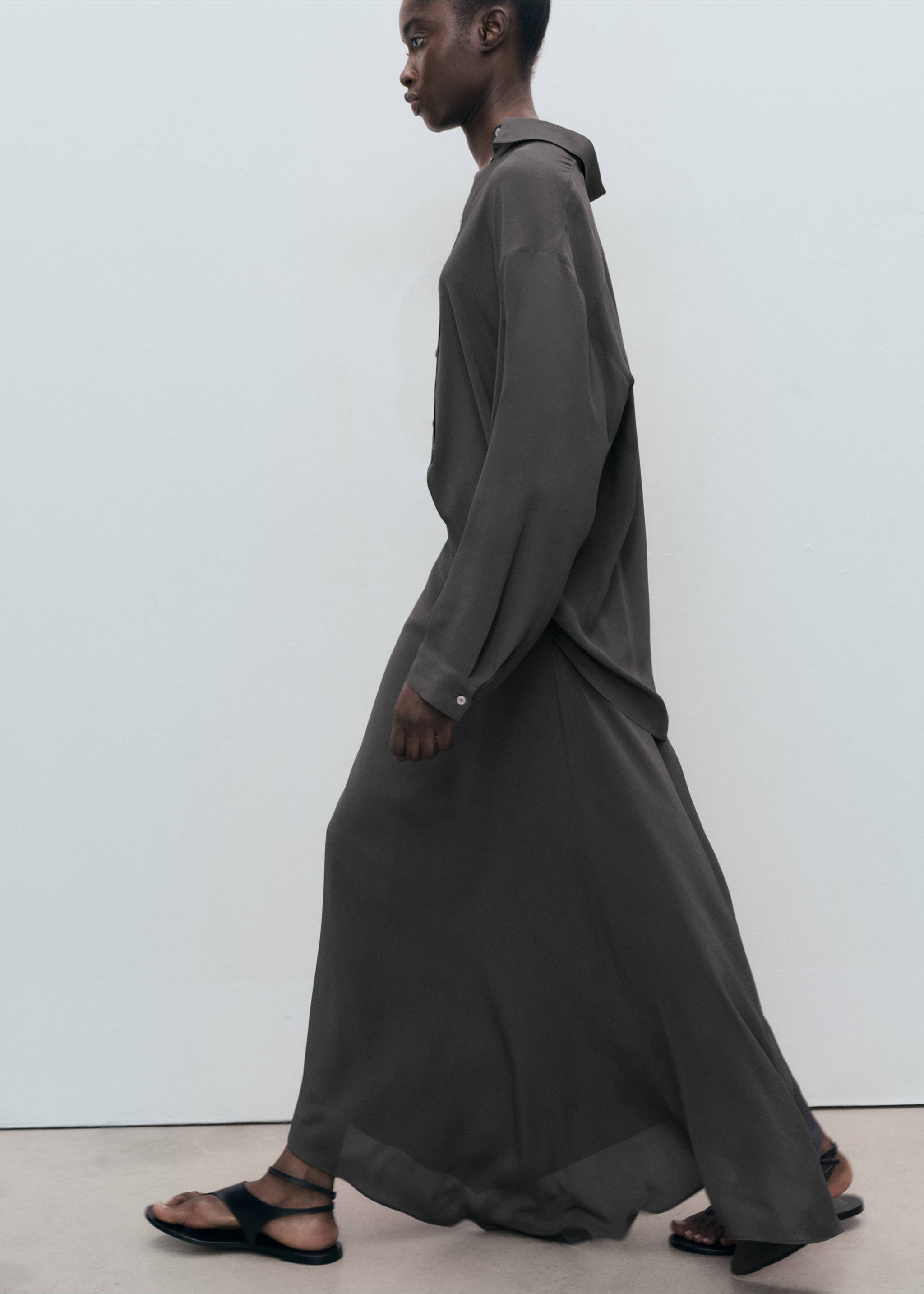 Asymmetrical maxi-skirt - Details of the article 2, Medium Grey. Ref: 17094086-00.