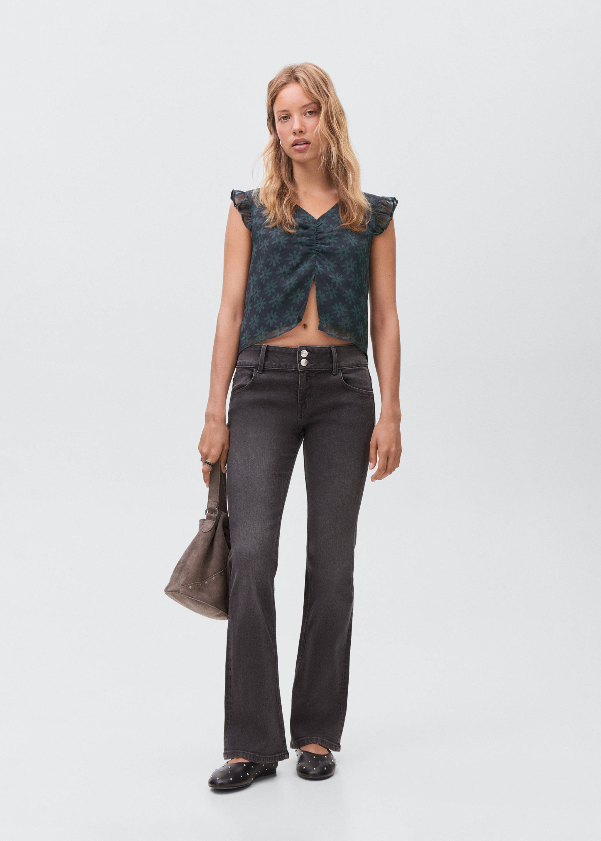 Floral blouse with ruffles - General plane