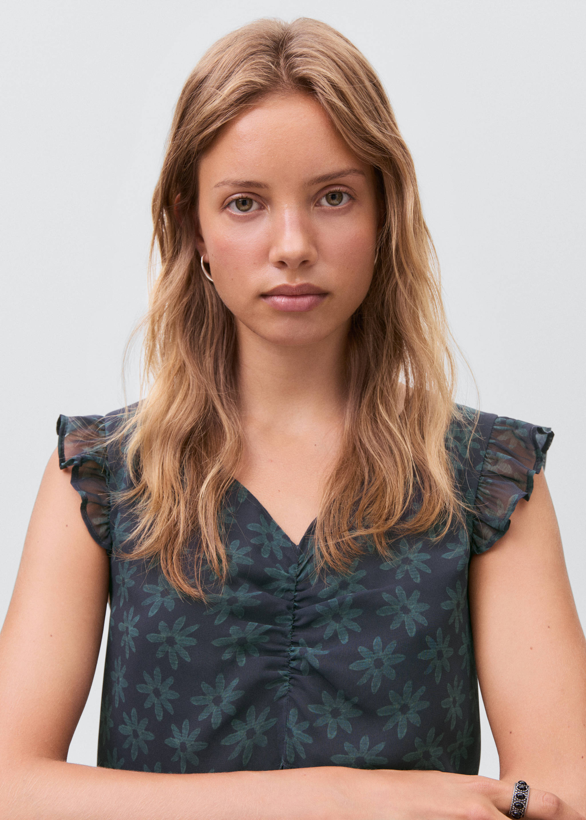 Floral blouse with ruffles - Details of the article 1