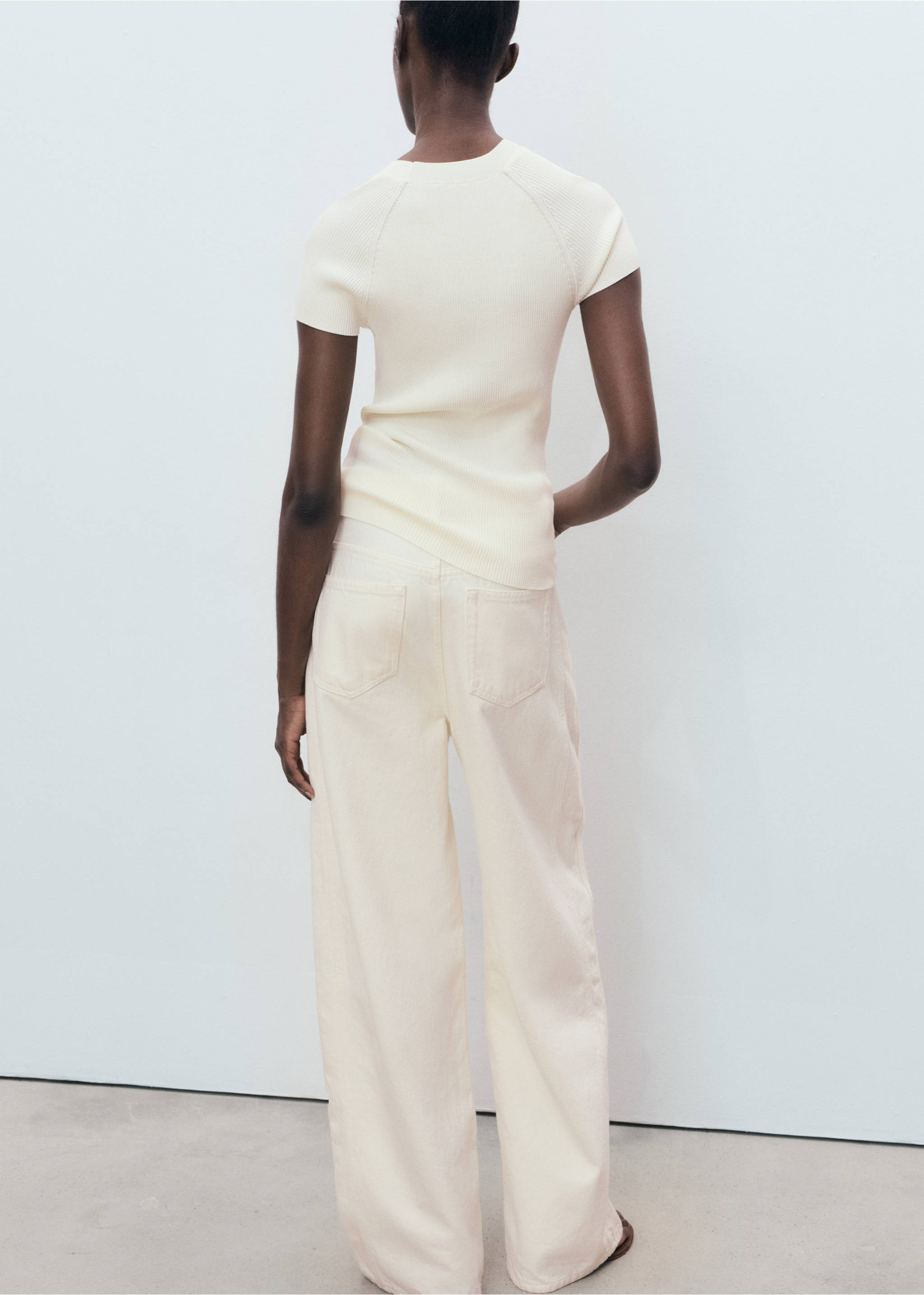 Ribbed-knit short-sleeved sweater - Reverse of the article, Ecru. Ref: 17094097-00.