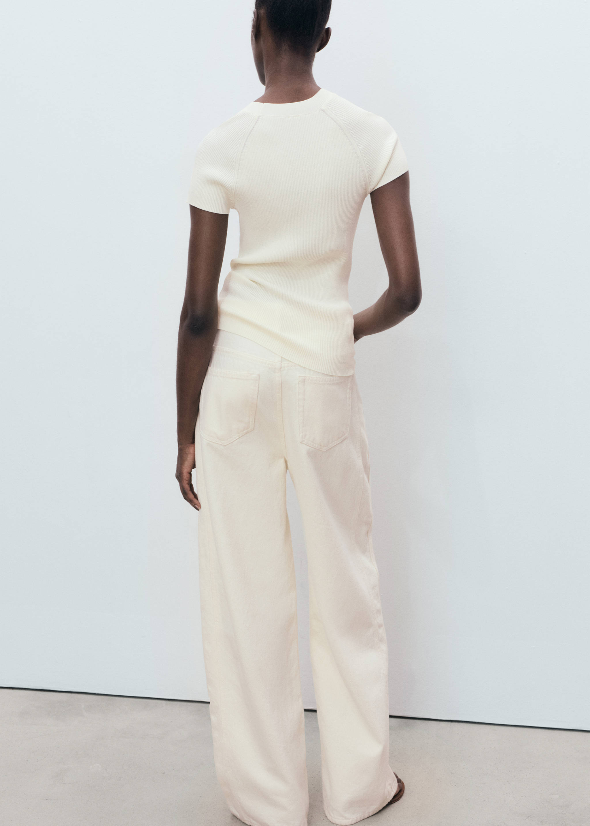 Ribbed-knit short-sleeved sweater - Reverse of the article