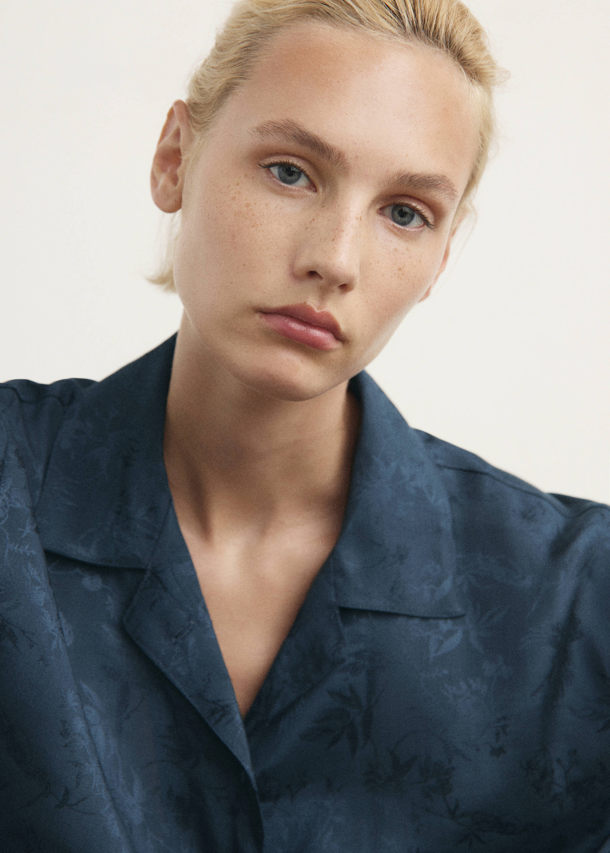 Jacquard satin pyjama shirt - Details of the article 1