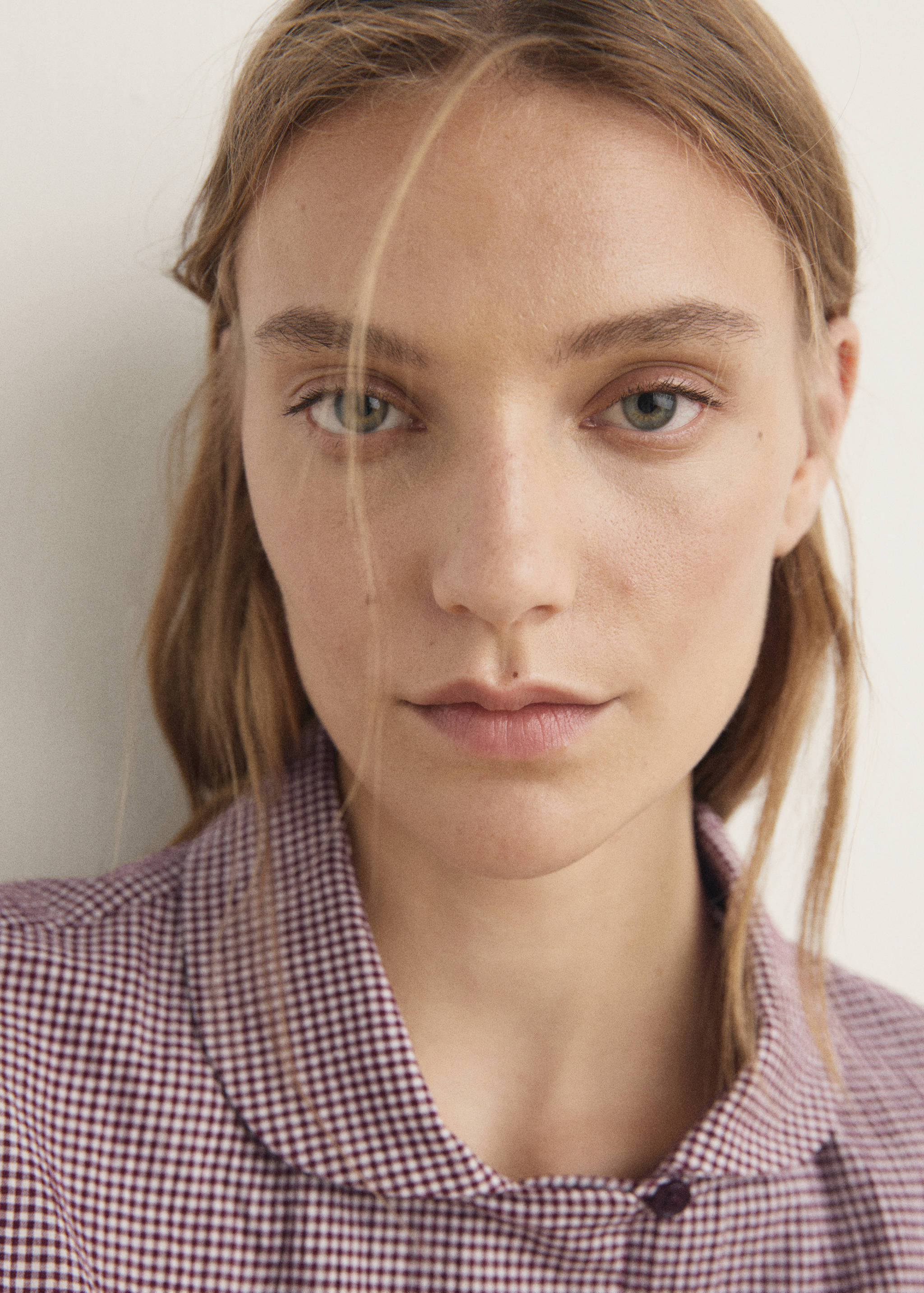 Two-piece cotton pyjamas in gingham check - Details of the article 1