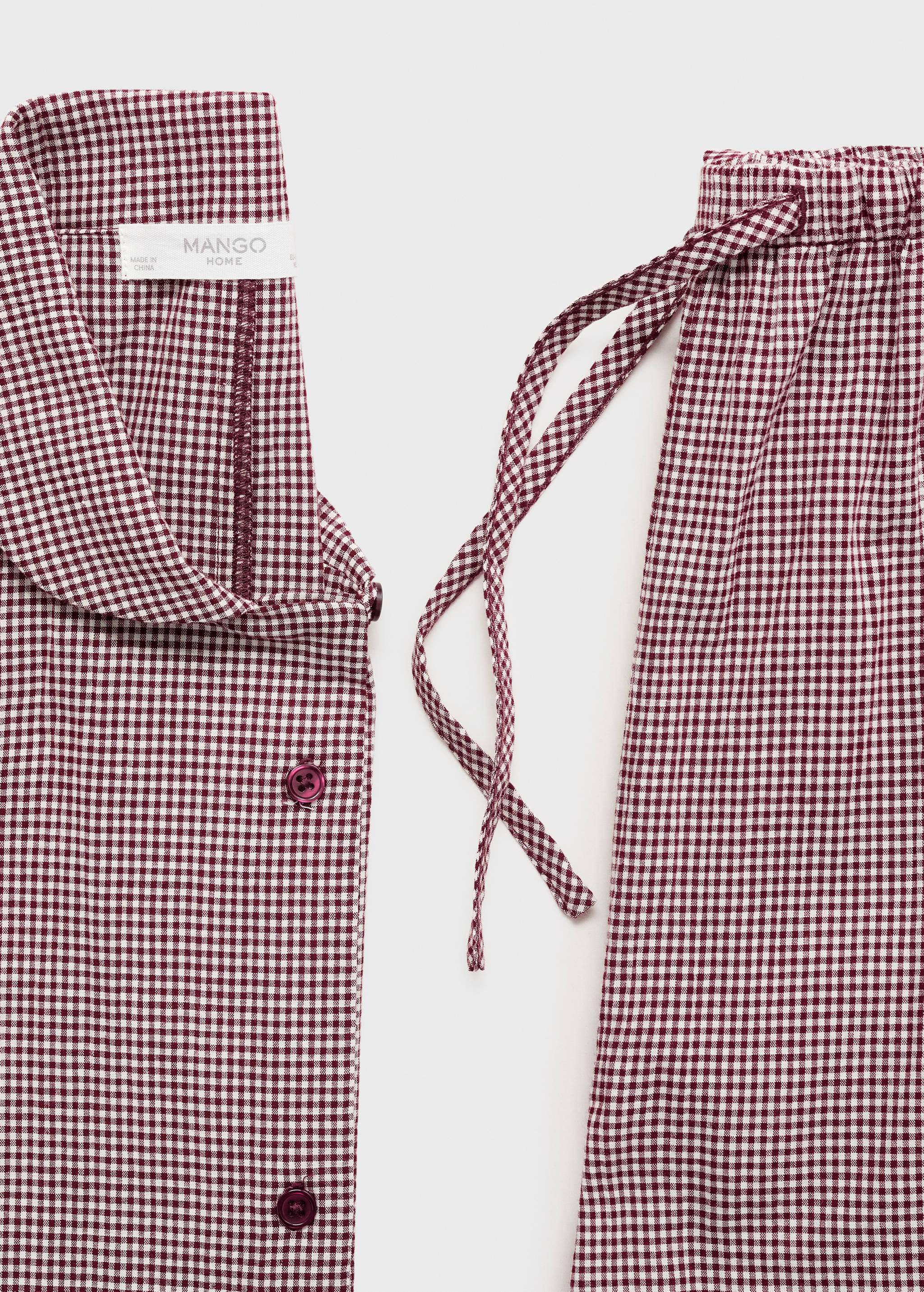 Two-piece cotton pyjamas in gingham check - Details of the article 0
