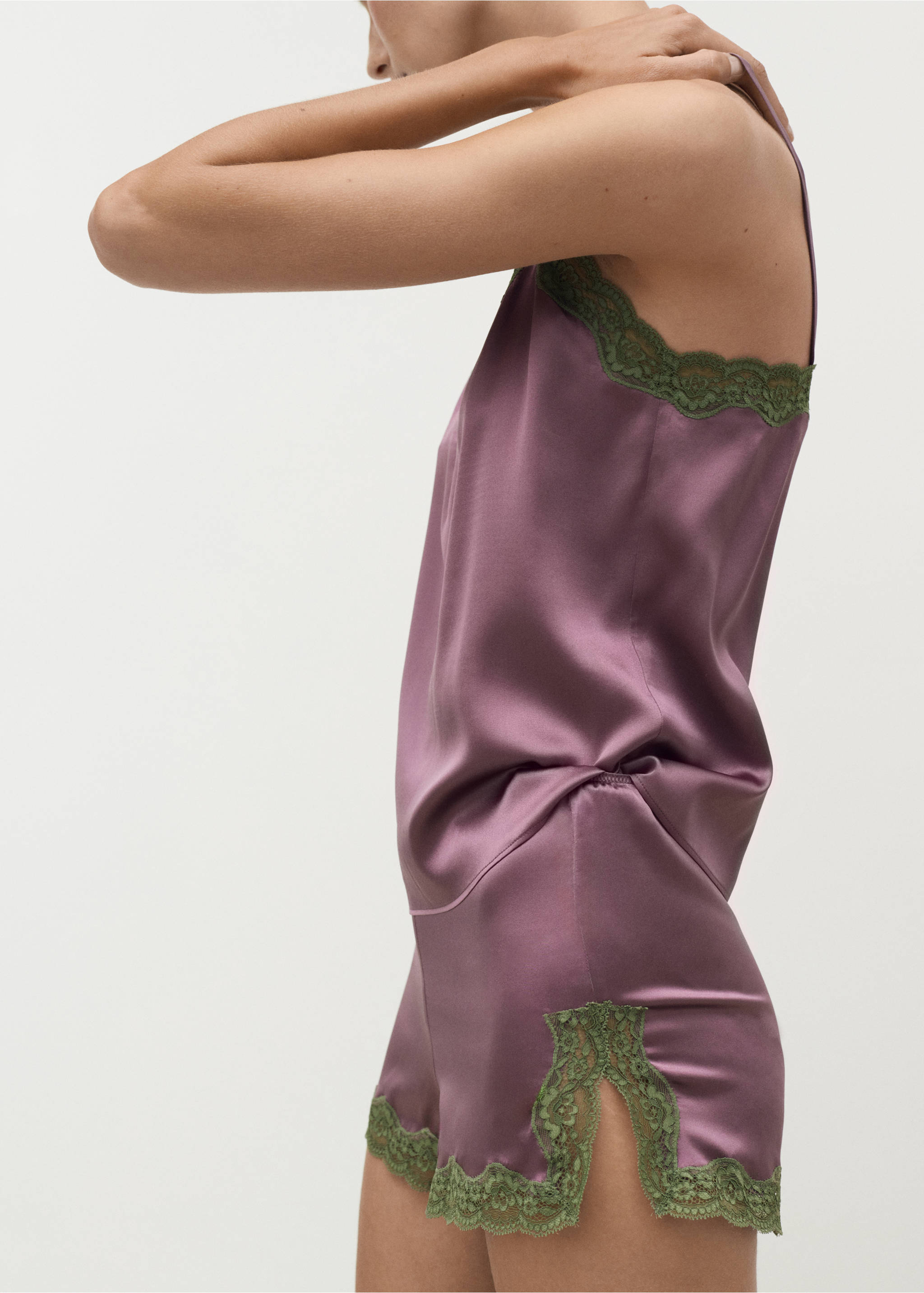 Silk shorts with contrasting lace trim - Details of the article 1, Plum. Ref: 17094109-00.
