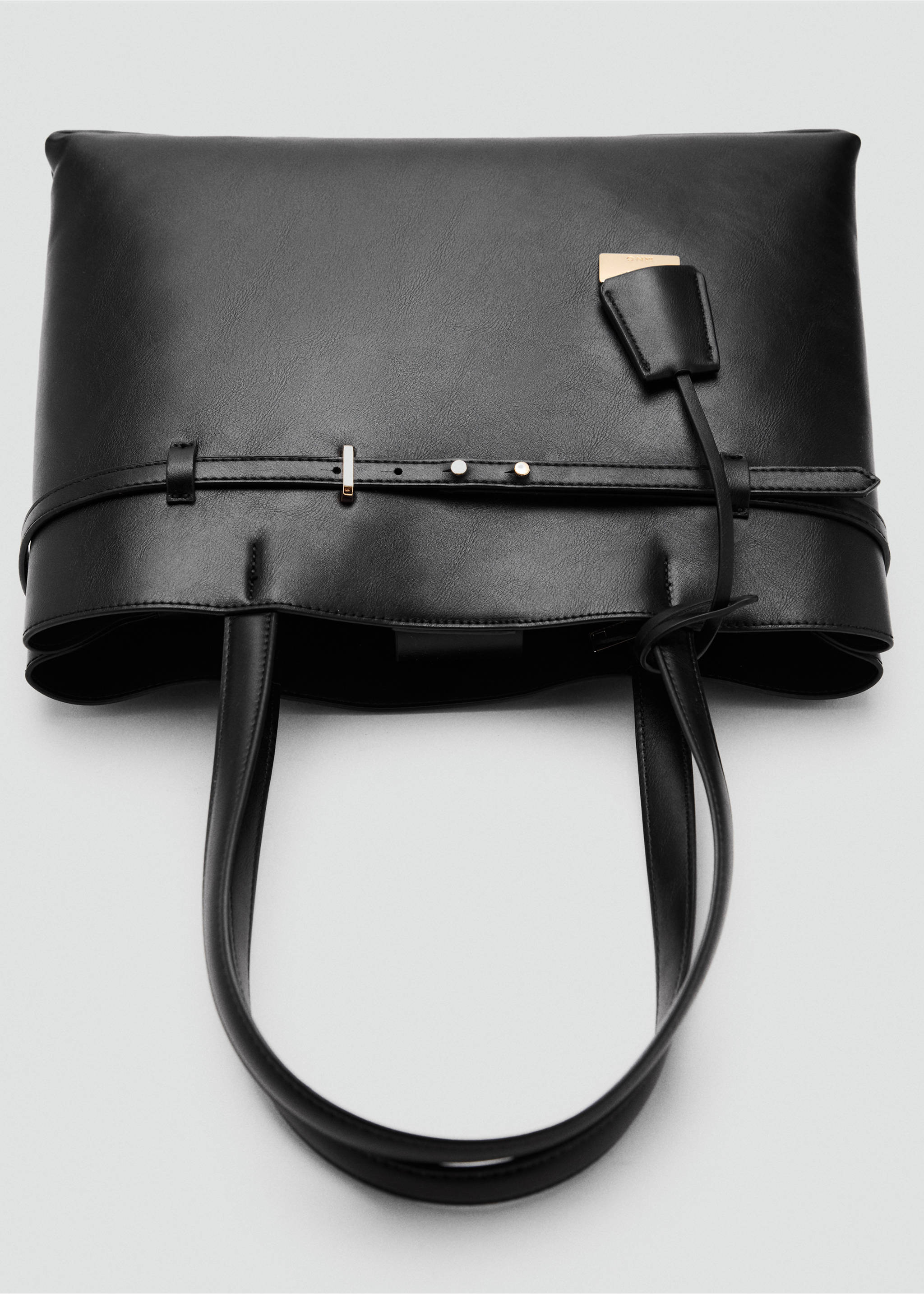 Shopper bag with charm - Details of the article 2, Black. Ref: 17094116-00.