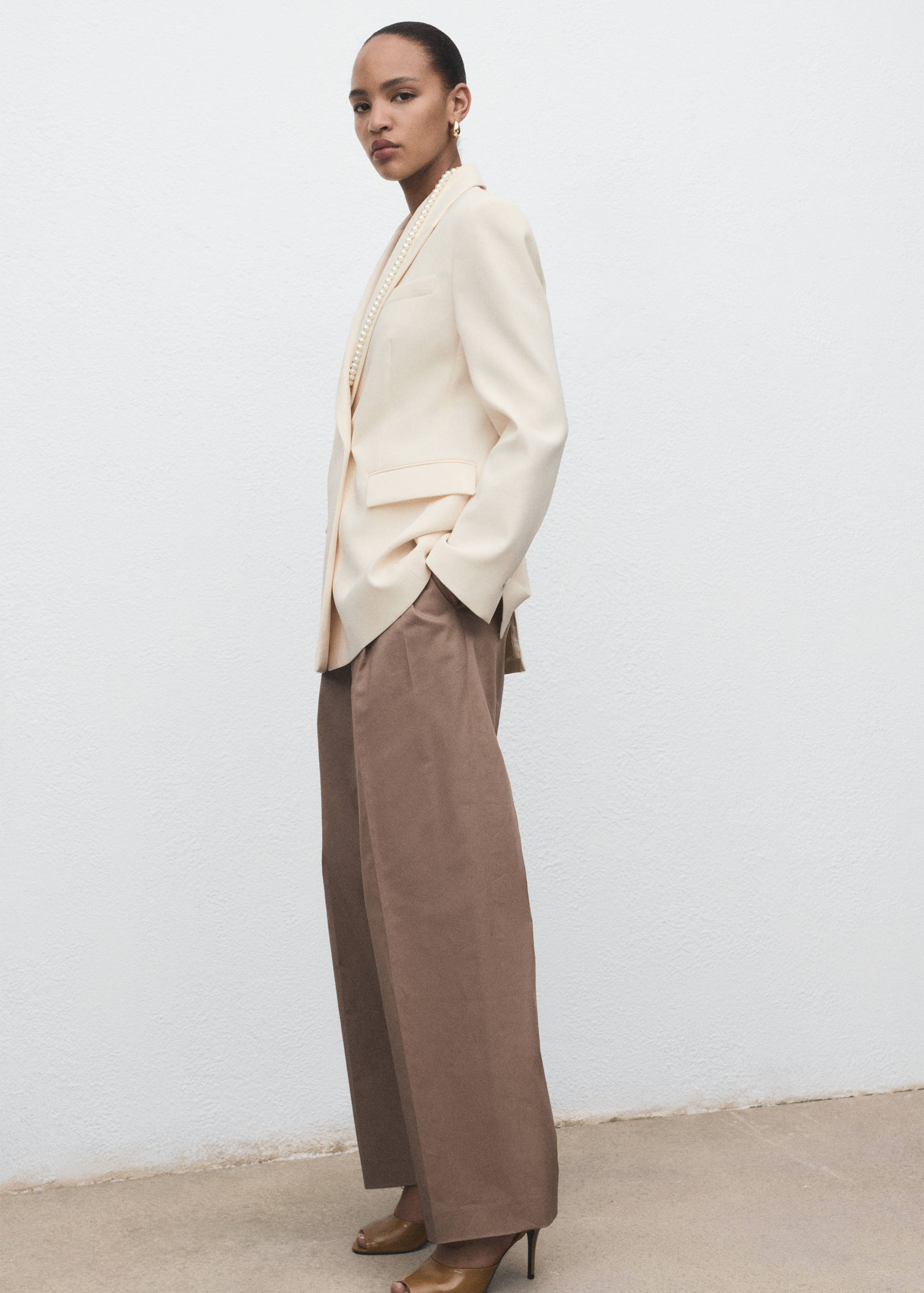 Double-breasted suit blazer - Details of the article 2