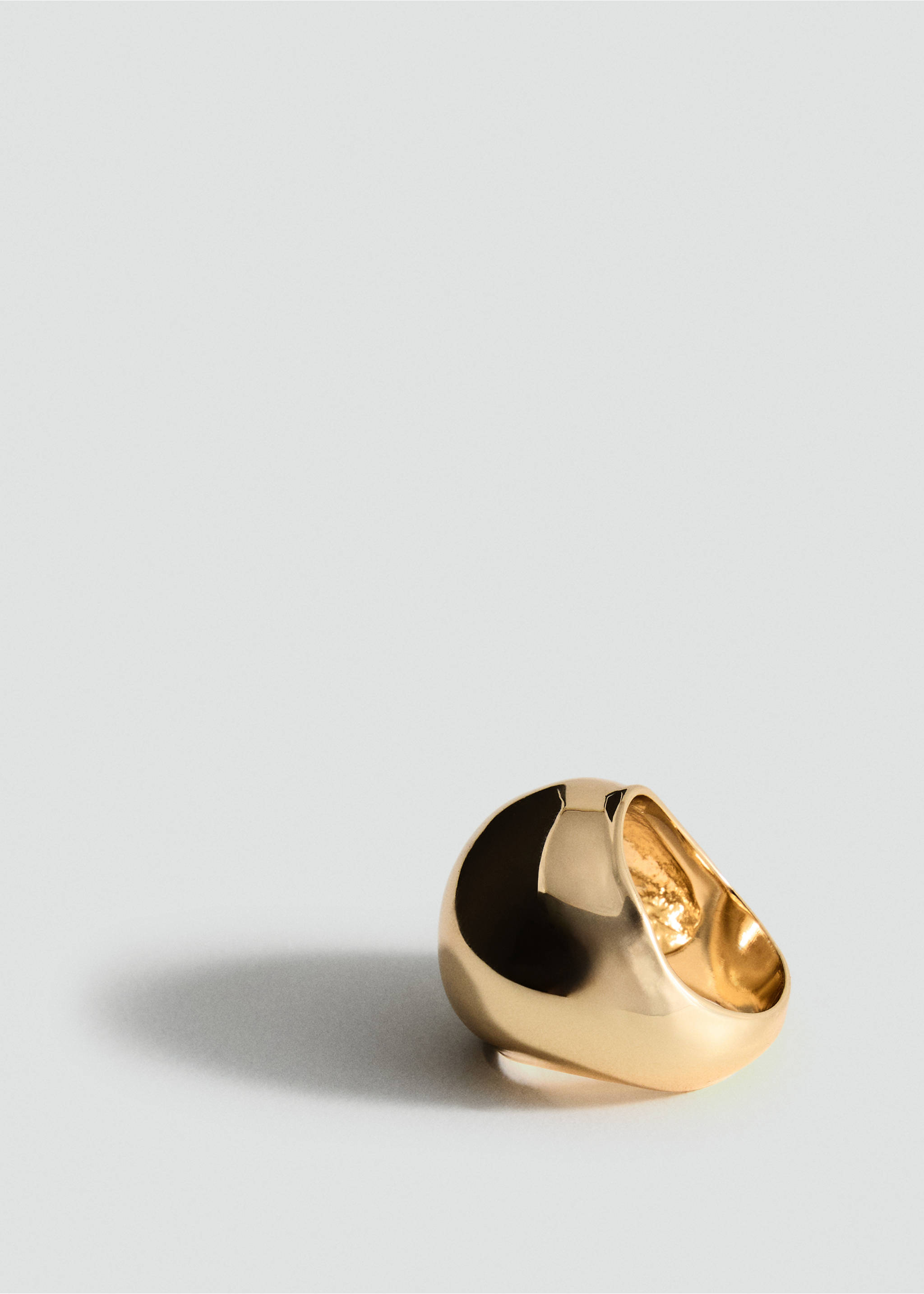 Metallic volume ring - Medium plane, Gold. Ref: 17094119-00.