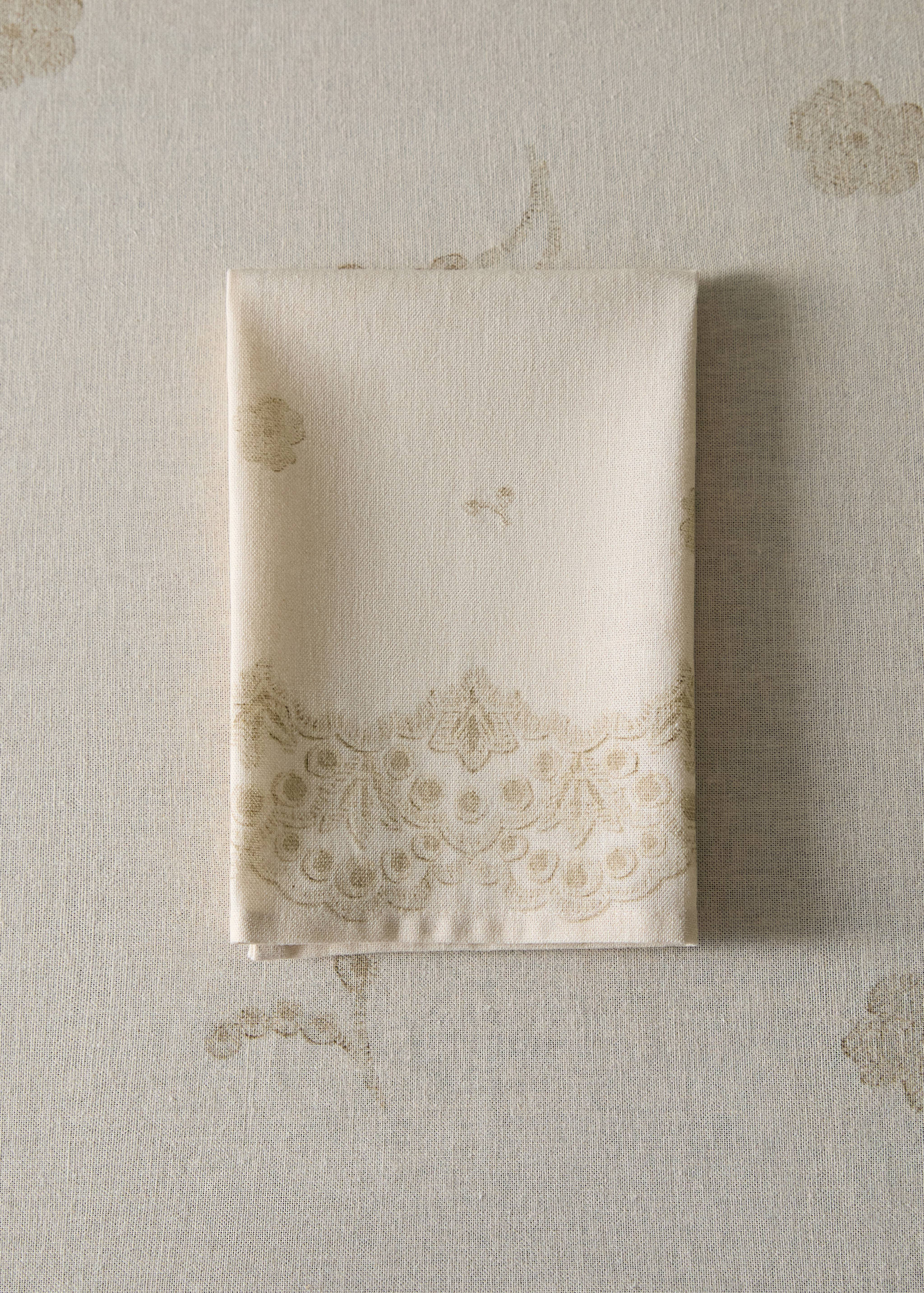 Tovallons lli disseny floral - Pla general