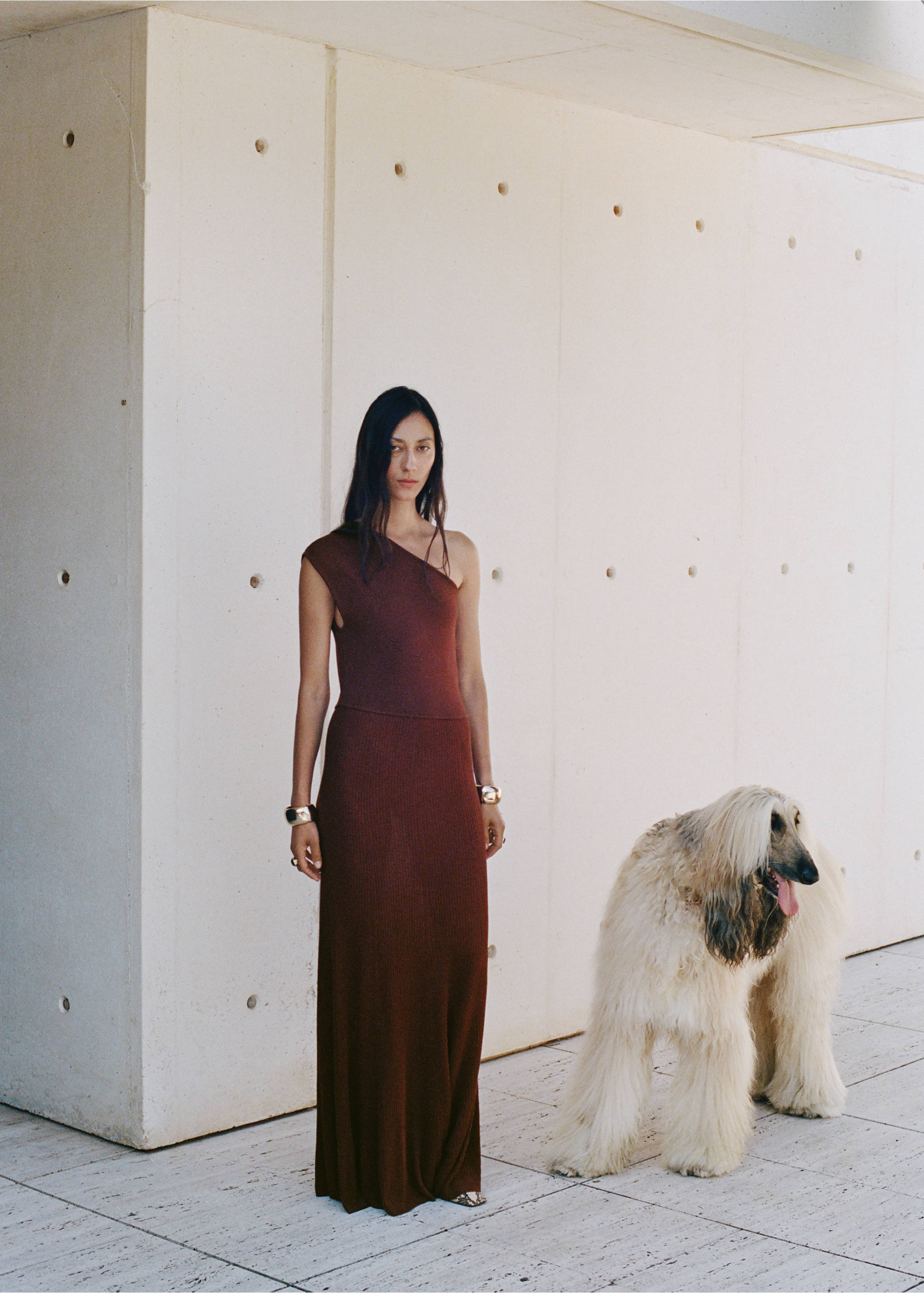 Asymmetrical combined-knit dress - Details of the article 7, Russet. Ref: 17094139-00.