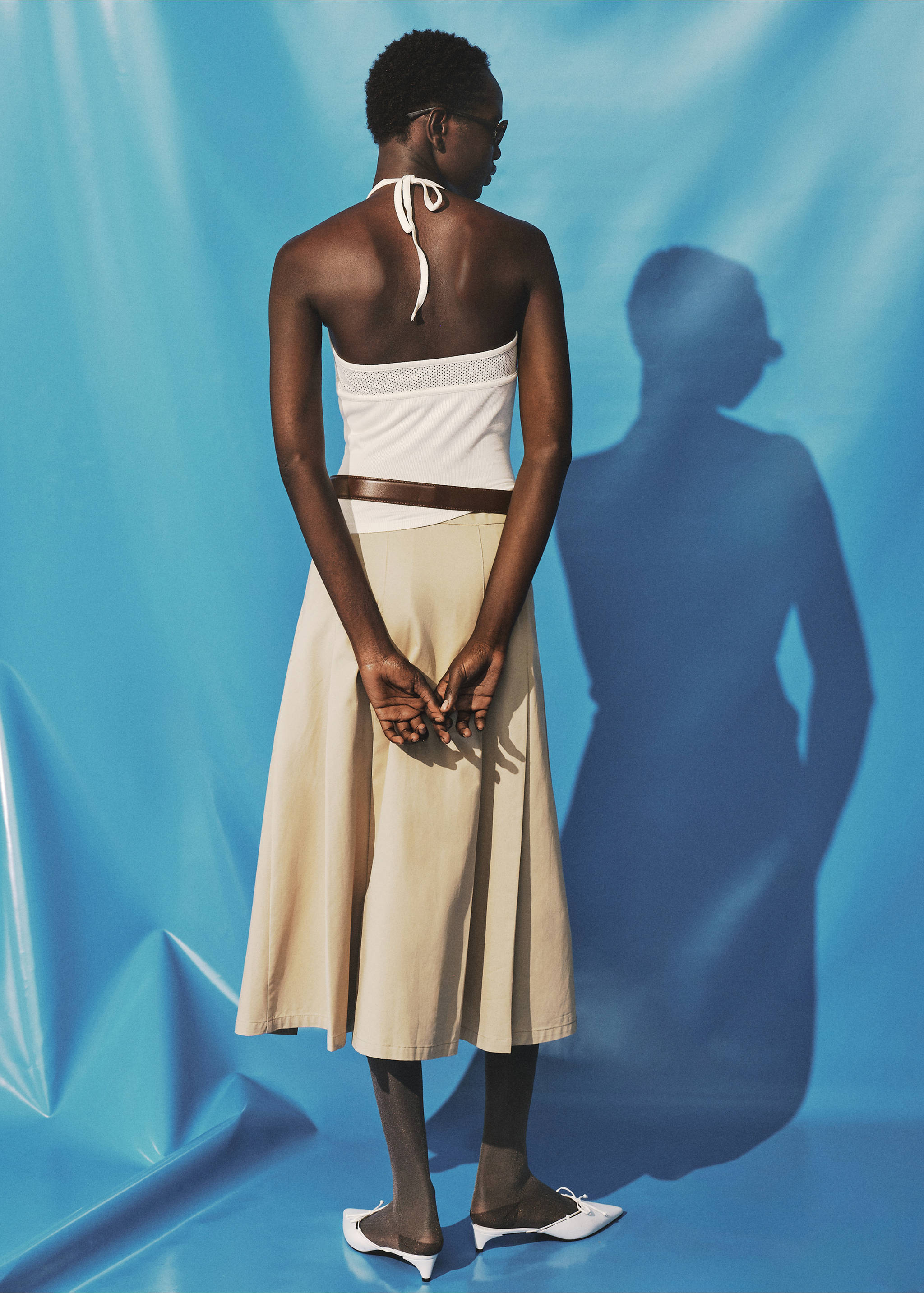 Top with perforated neckline - Details of the article 1, Off White. Ref: 17094143-00.