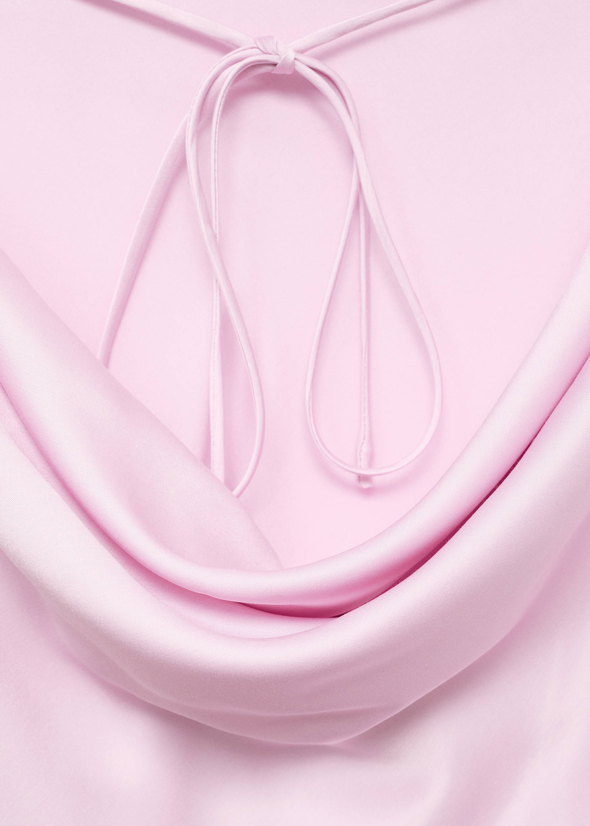 Satinerad blus med draperad rygg - Detaljer om artikeln 8