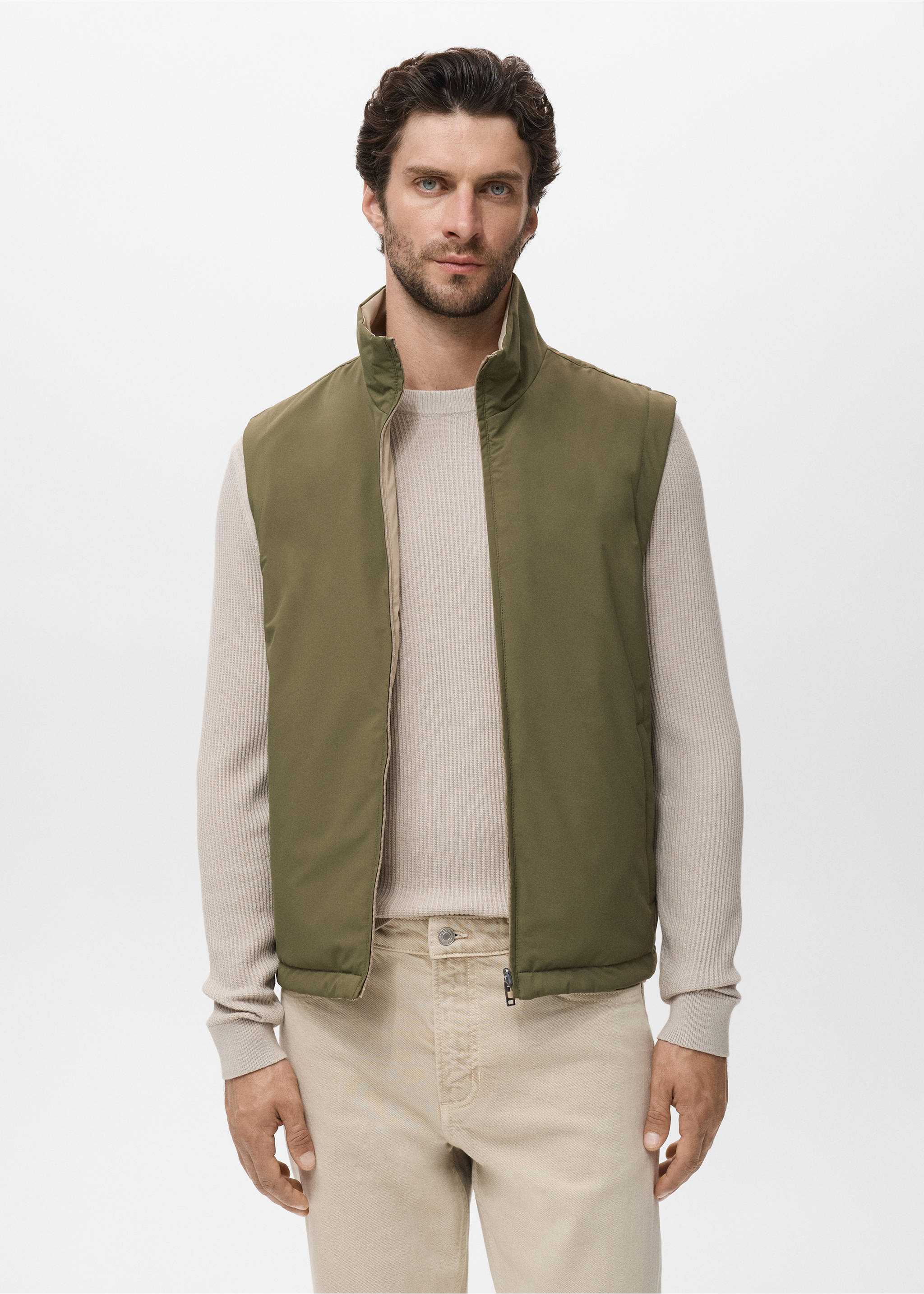 Reversible water-repellent gilet - Medium plane, Green. Ref: 17094402-00.