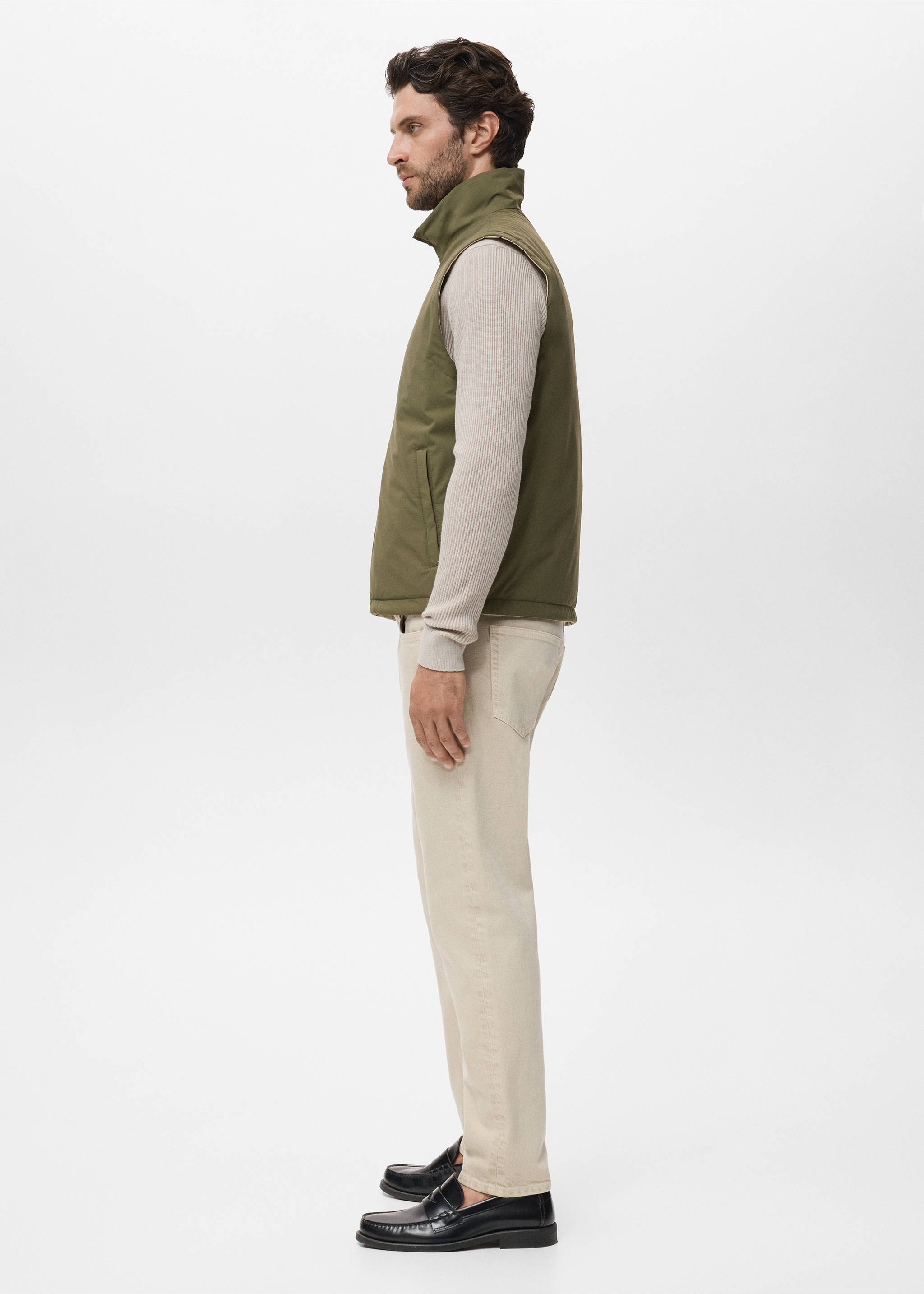 Reversible water-repellent gilet - Details of the article 2, Green. Ref: 17094402-00.