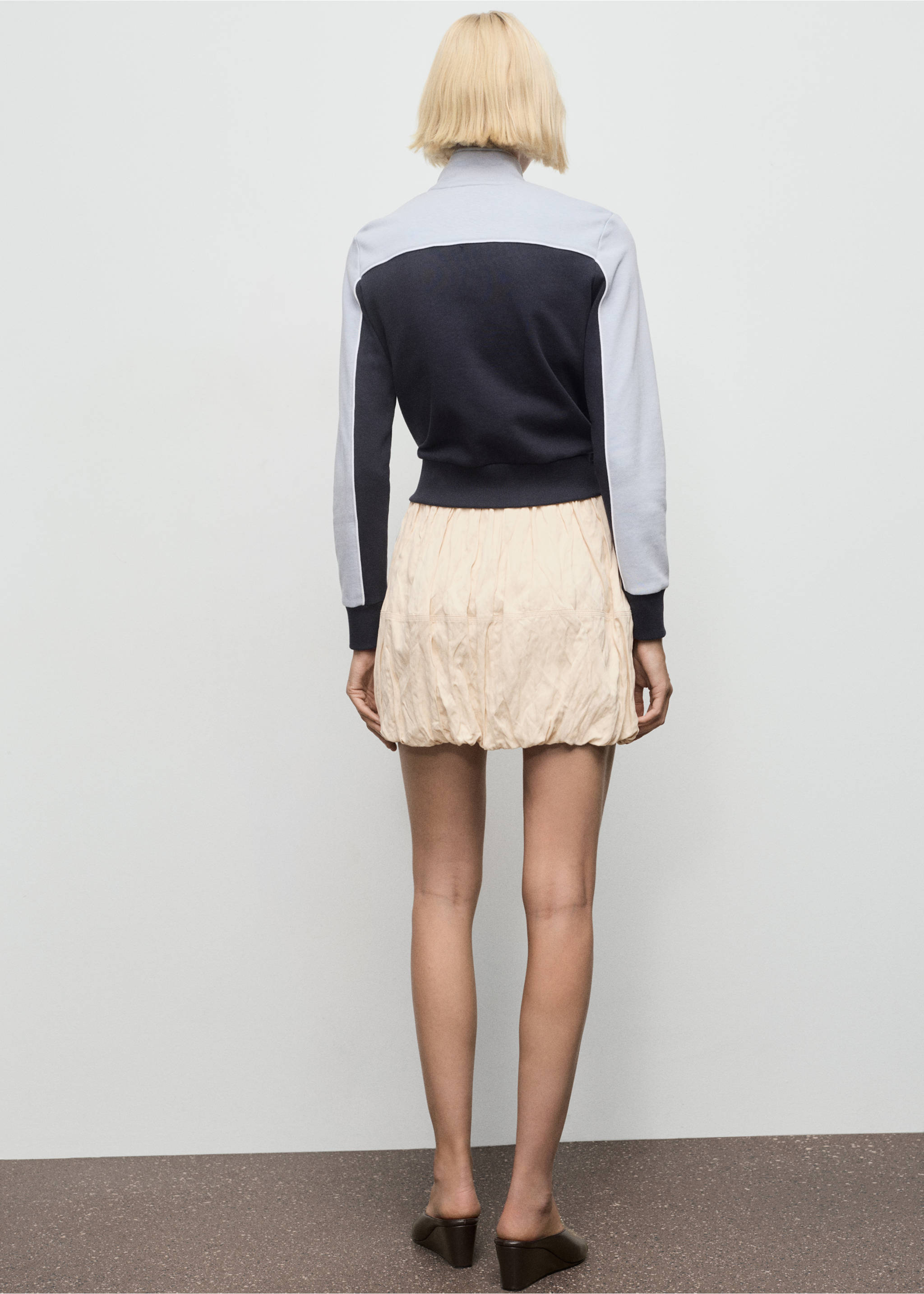 Wrinkled-effect balloon skirt - Reverse of the article, Beige. Ref: 17094407-00.