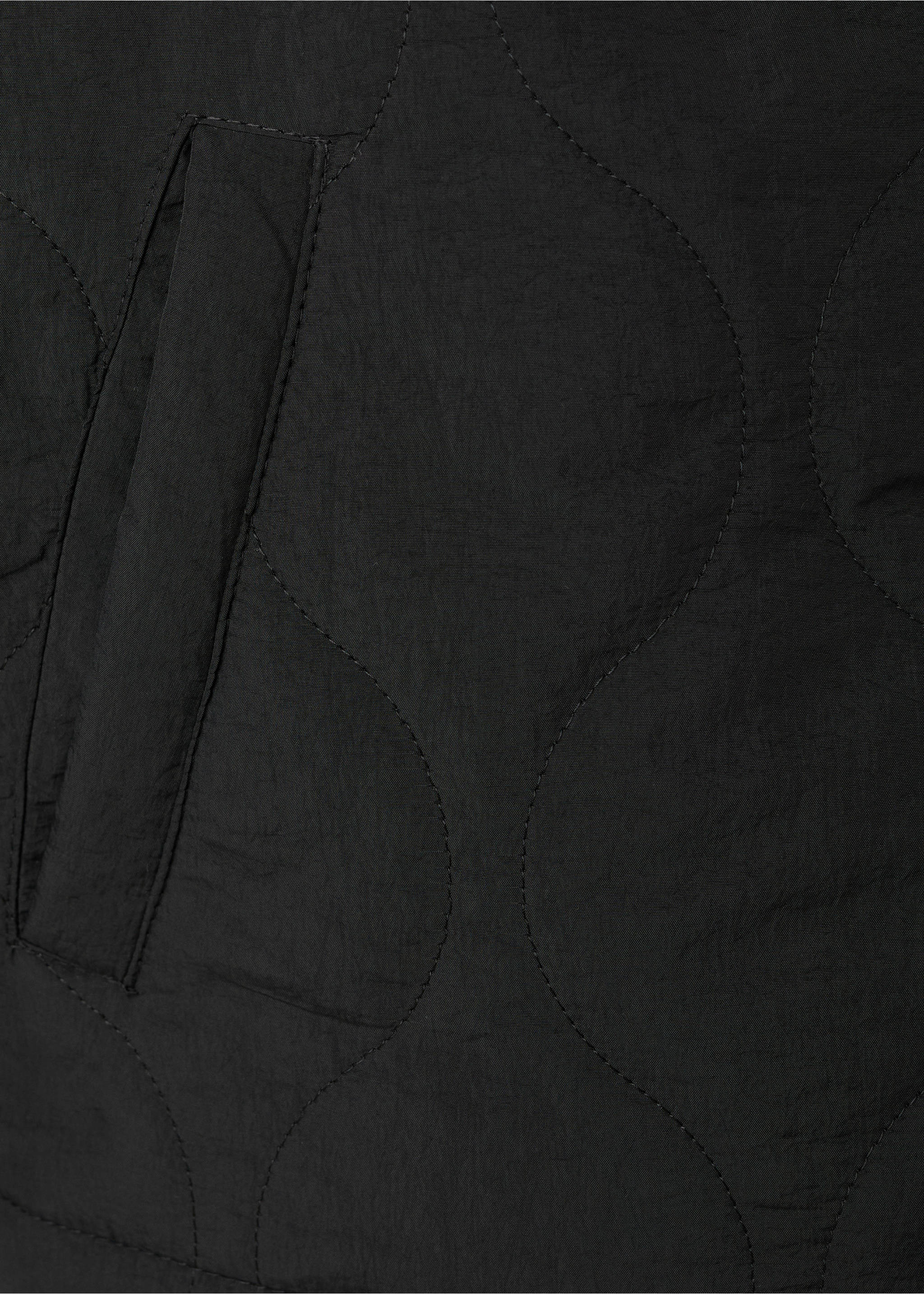 Gesteppter Parka mit Knöpfen - Detail des Artikels 0, Schwarz. Ref: 17094413-00.