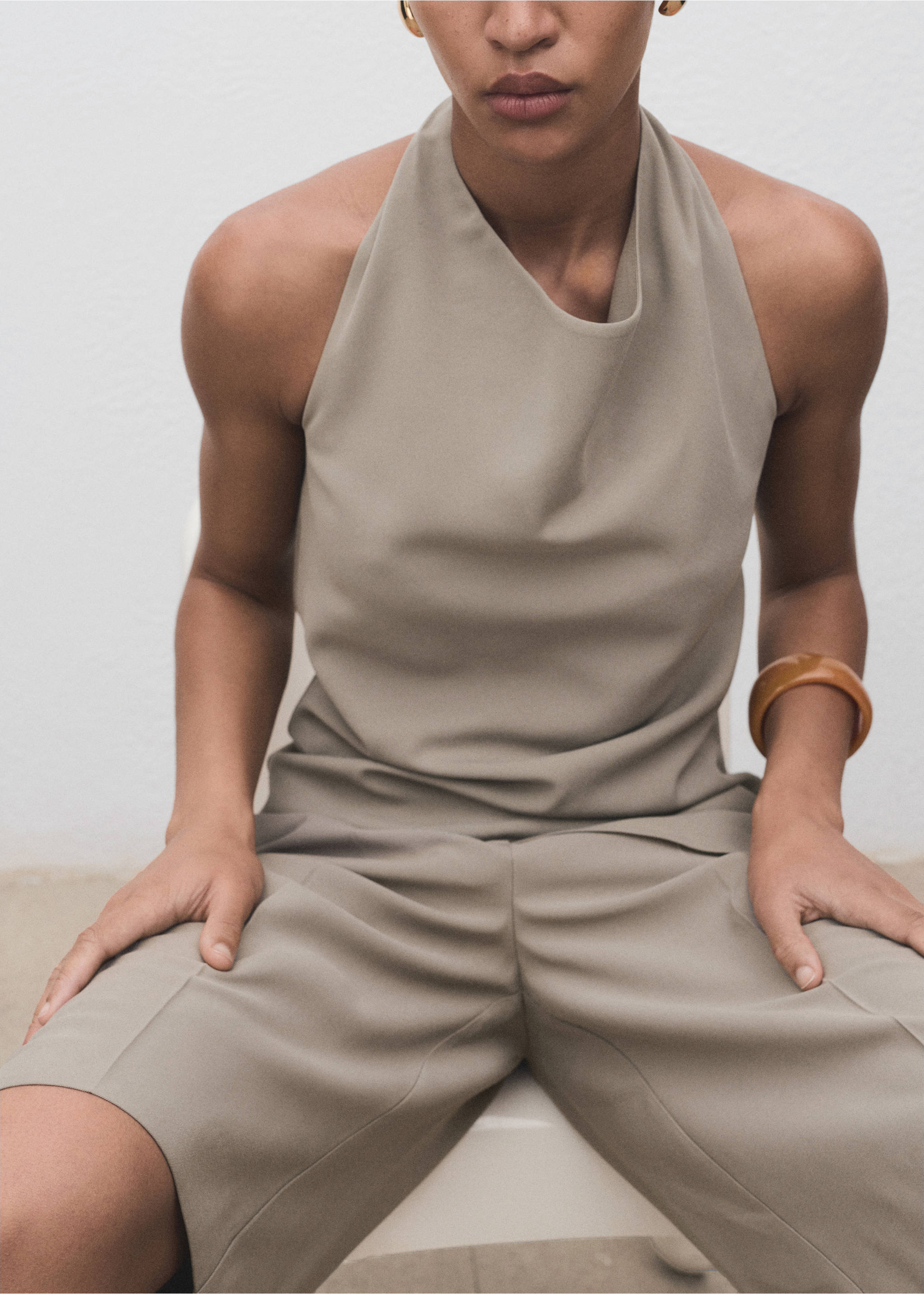 Mid-rise bermuda shorts - Details of the article 1, Grey. Ref: 17094426-00.
