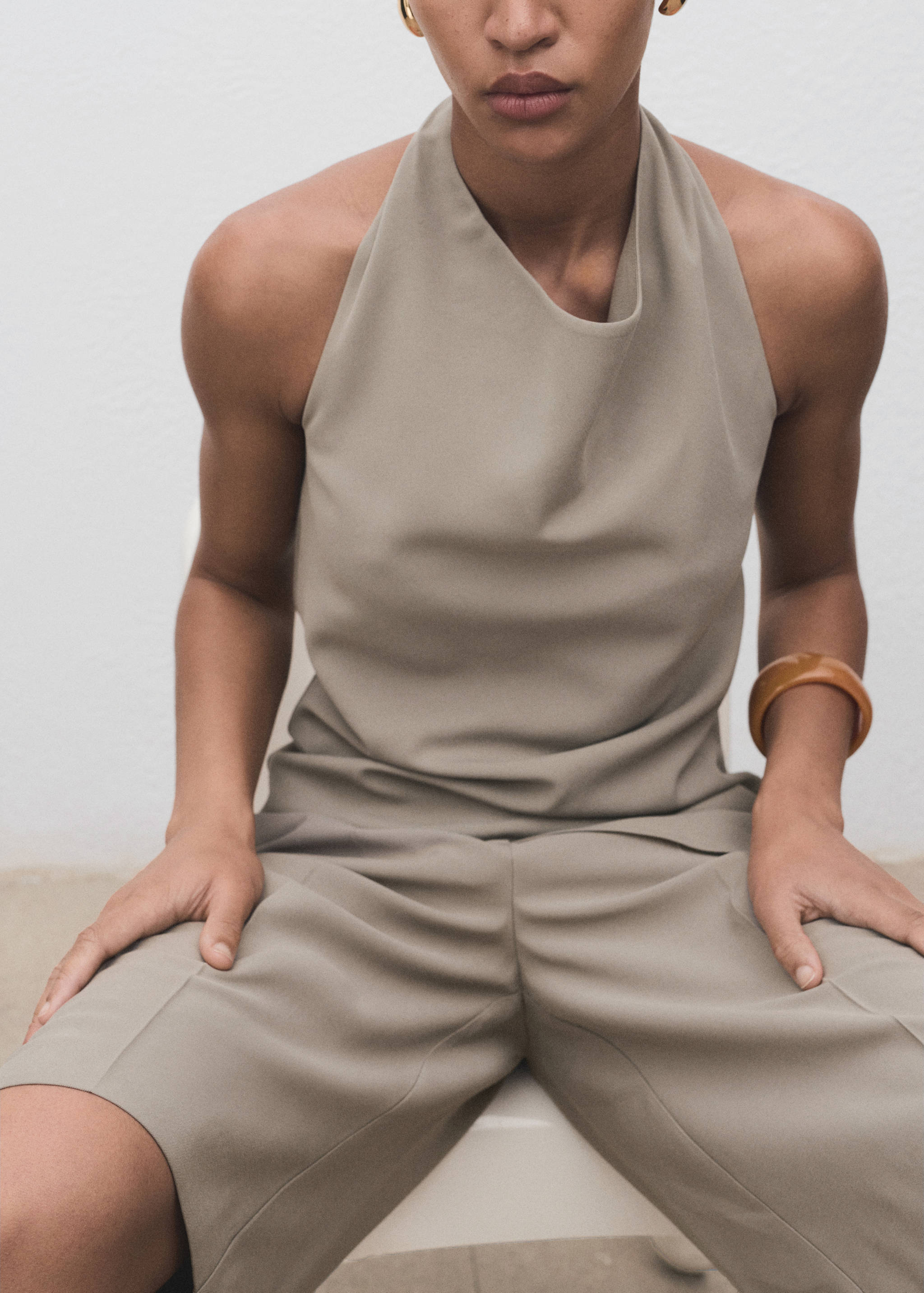 Mid-rise bermuda shorts - Details of the article 1