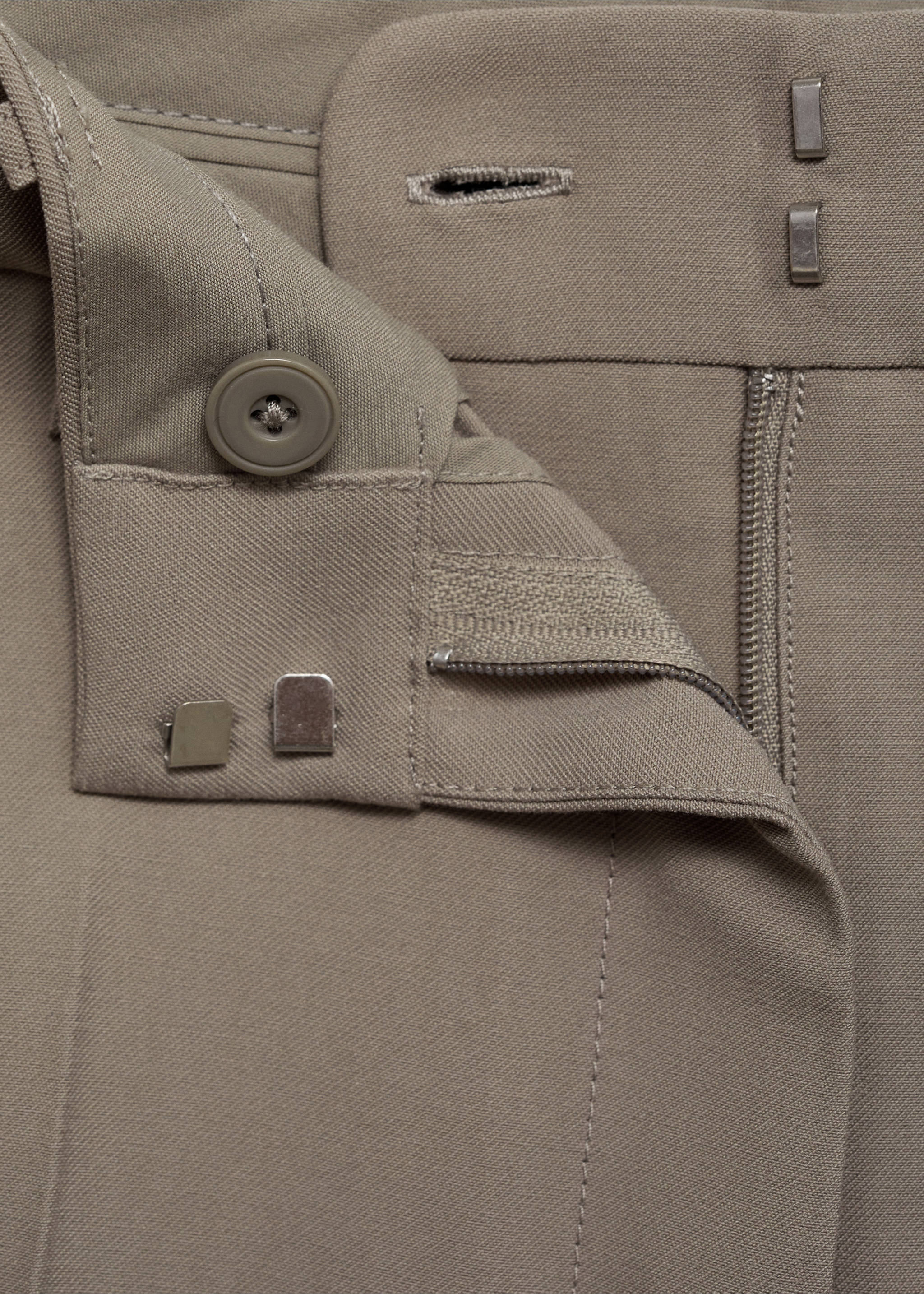 Mid-rise bermuda shorts - Details of the article 8, Grey. Ref: 17094426-00.