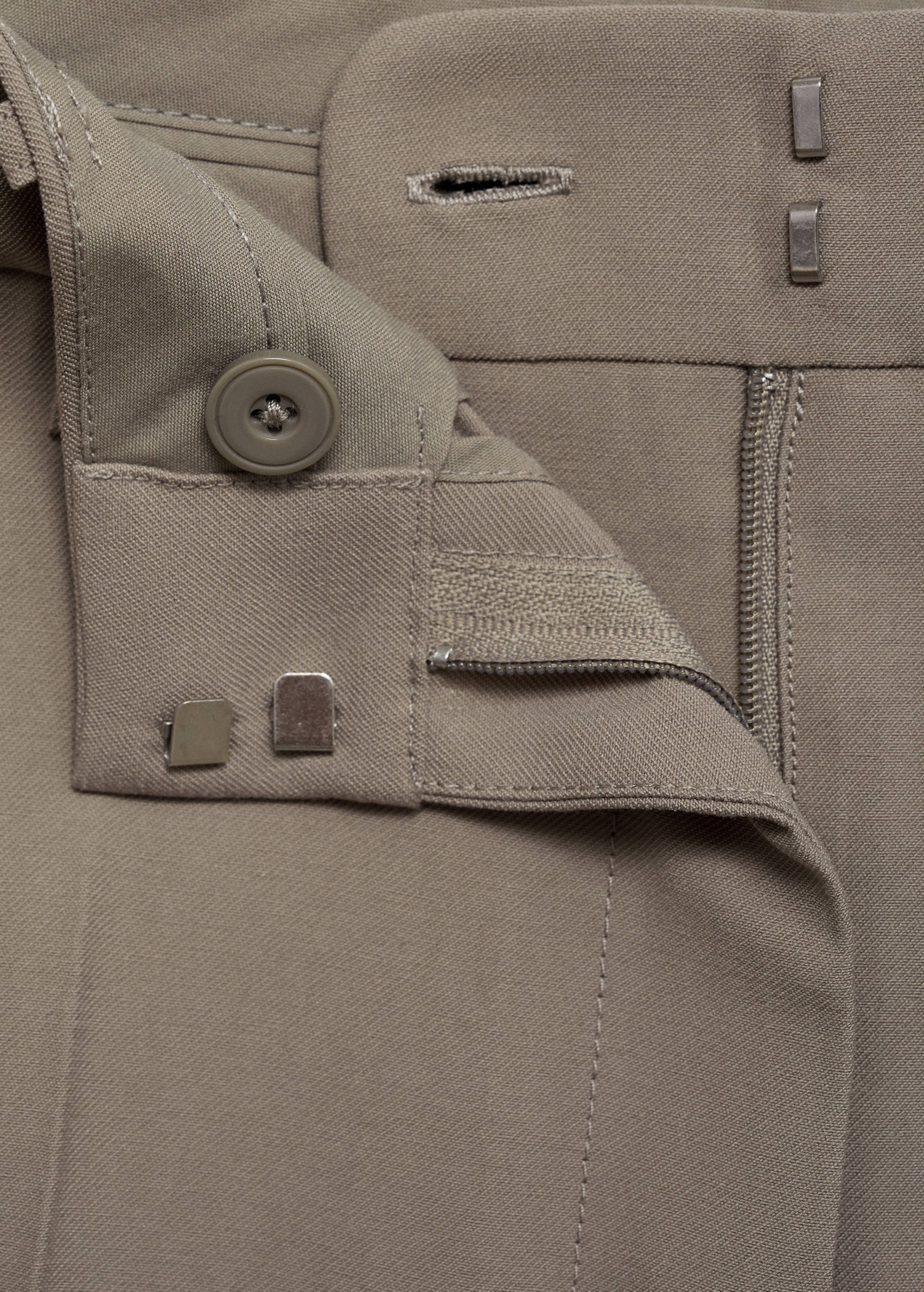 Mid-rise bermuda shorts - Details of the article 8