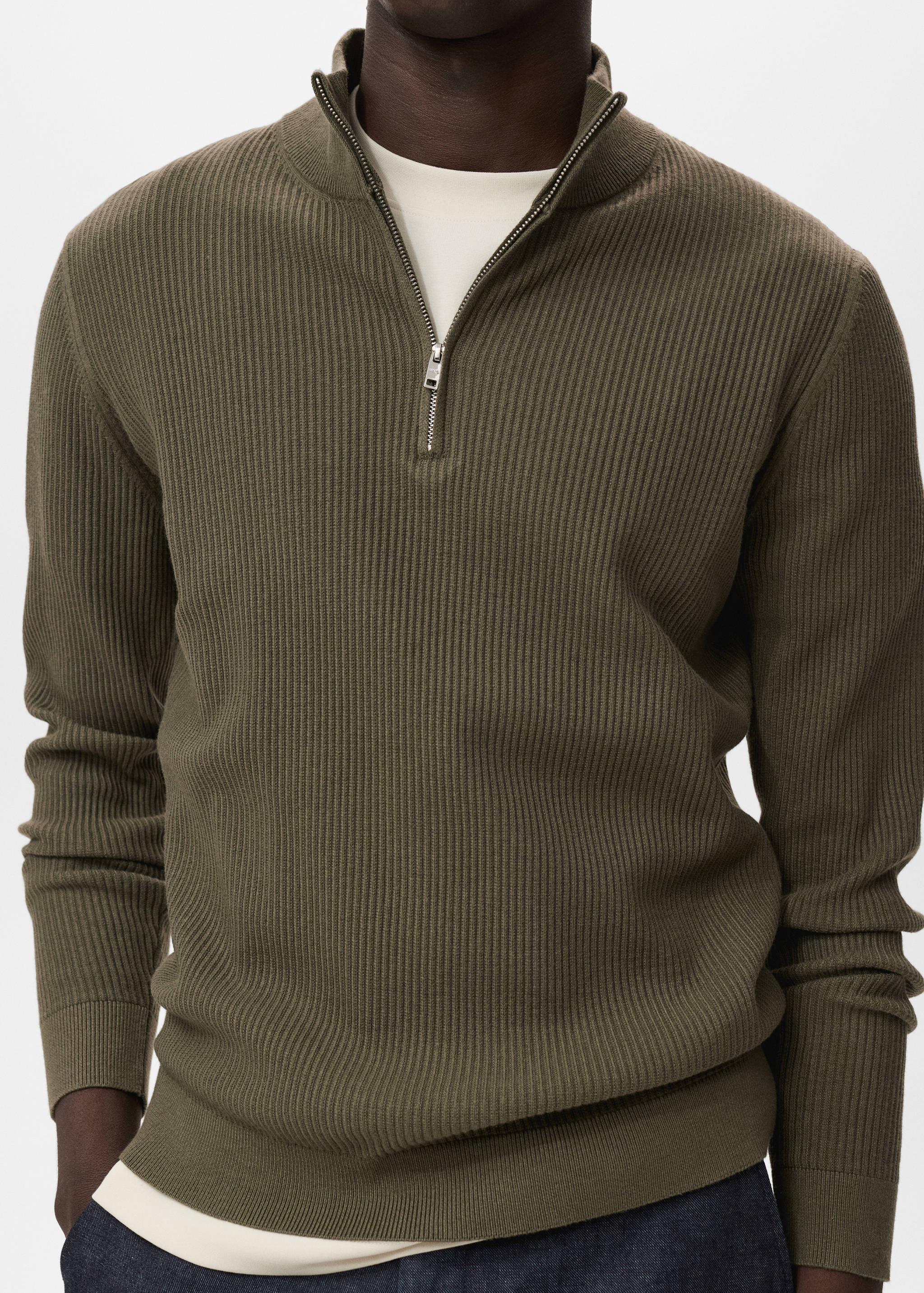 Ribbed sweater with zip neck - Details of the article 3