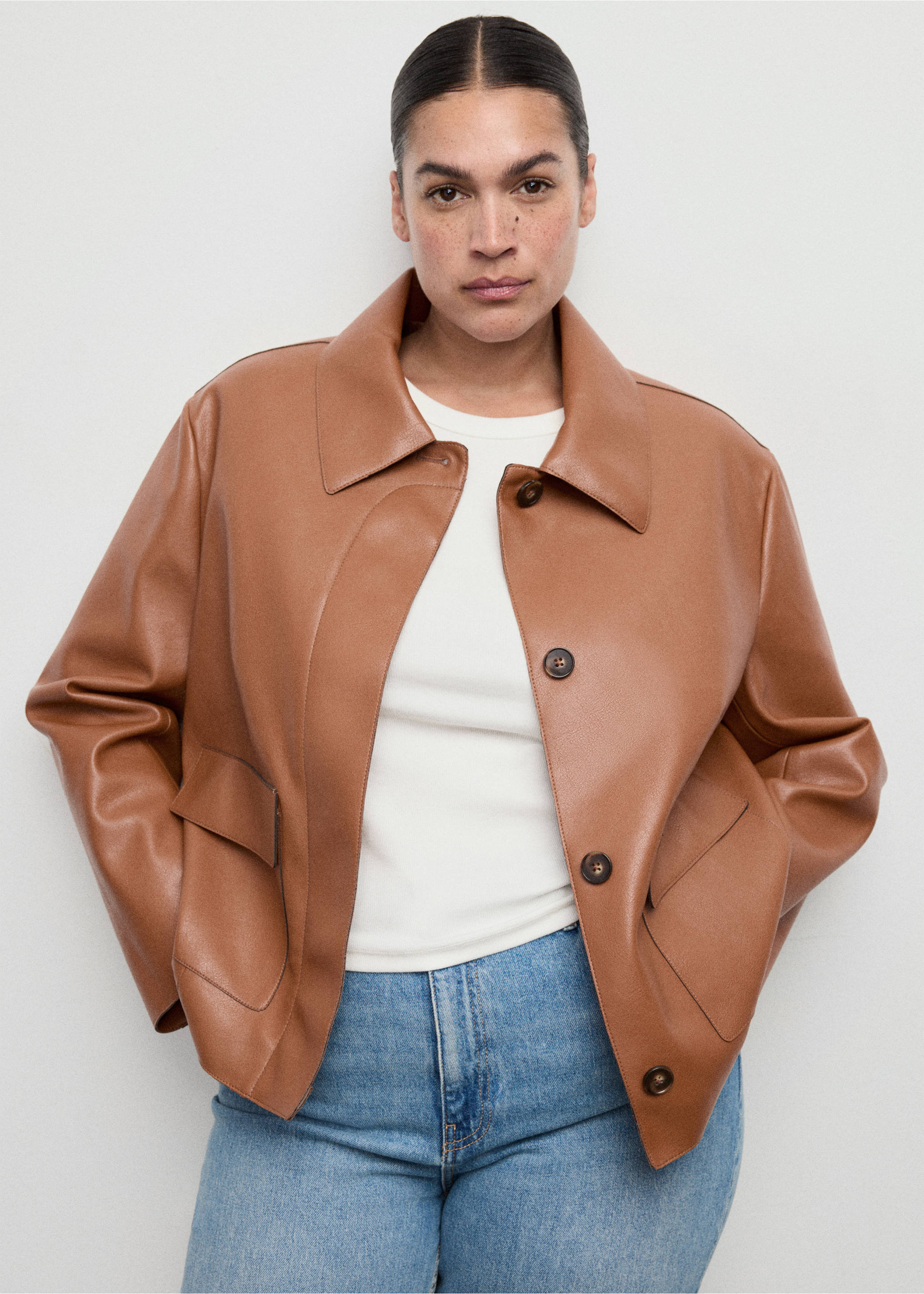Faux-leather jacket with pockets - Details of the article 5, Medium Brown. Ref: 17094433-00.