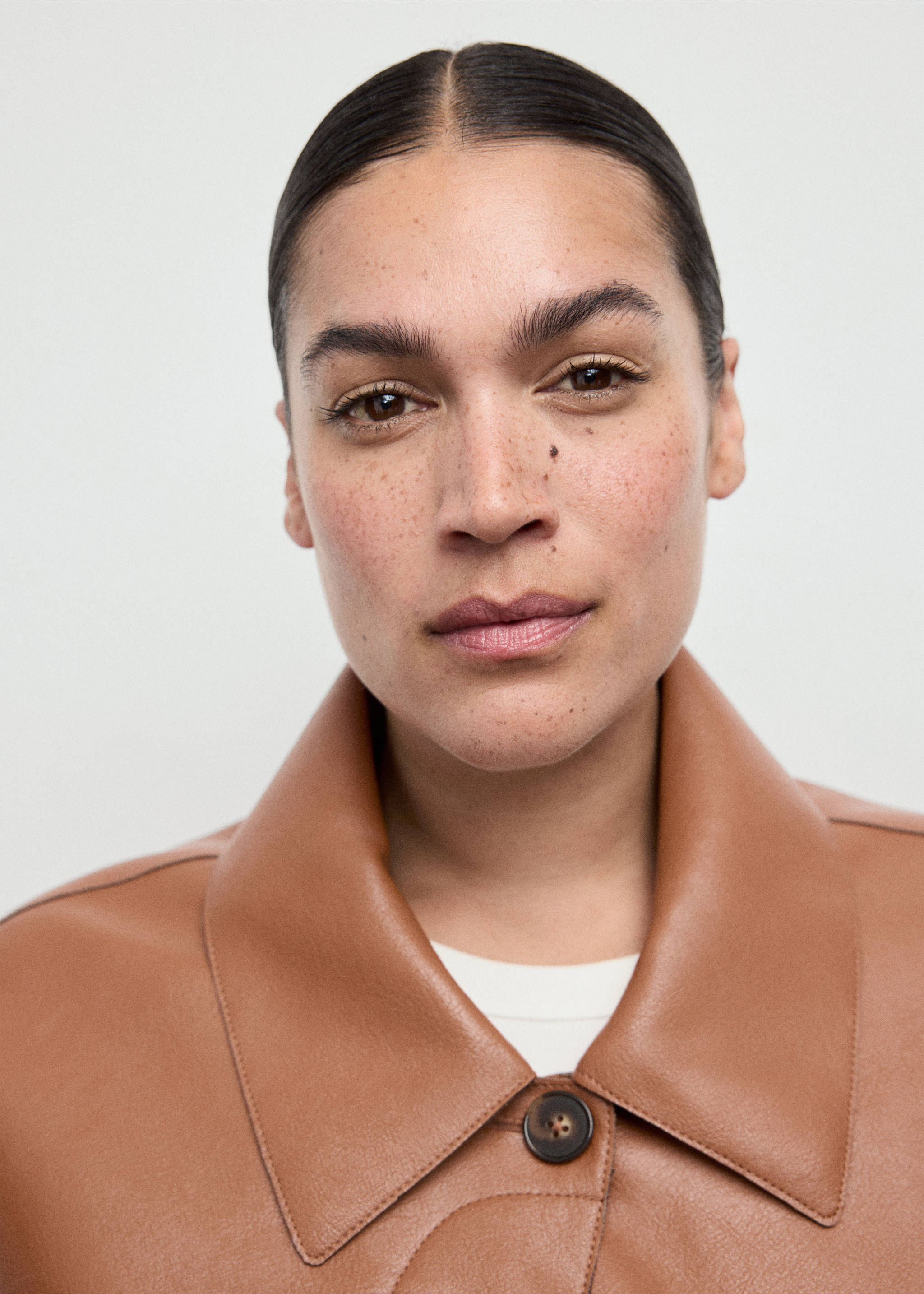 Faux-leather jacket with pockets - Details of the article 4, Medium Brown. Ref: 17094433-00.