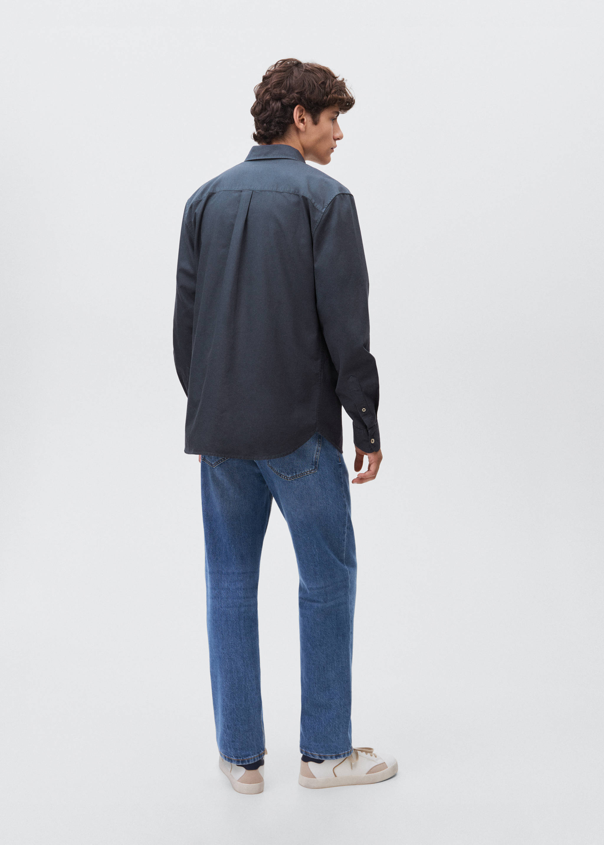 Bawełniana koszula - Tylna strona artykułu